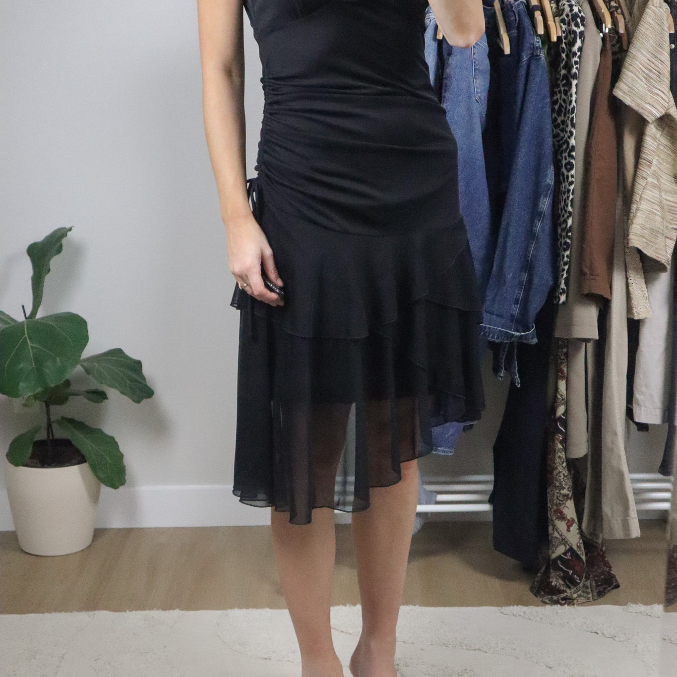 Made in Canada x Vintage x Asymmetrical Ruched Midi Dress (6/8)
