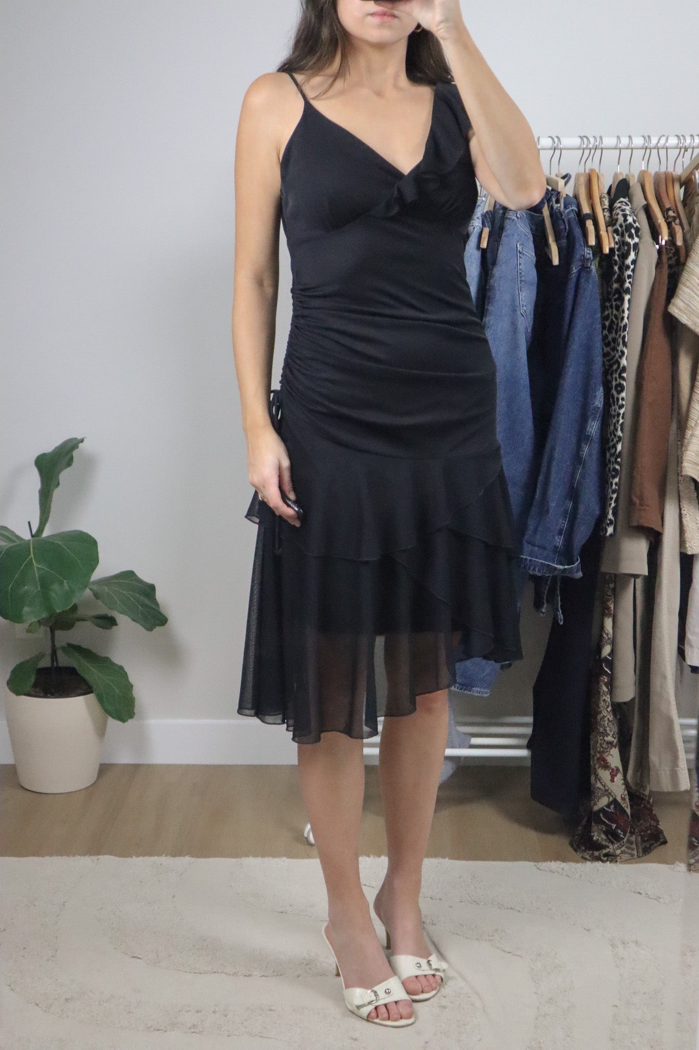 Made in Canada x Vintage x Asymmetrical Ruched Midi Dress (6/8)