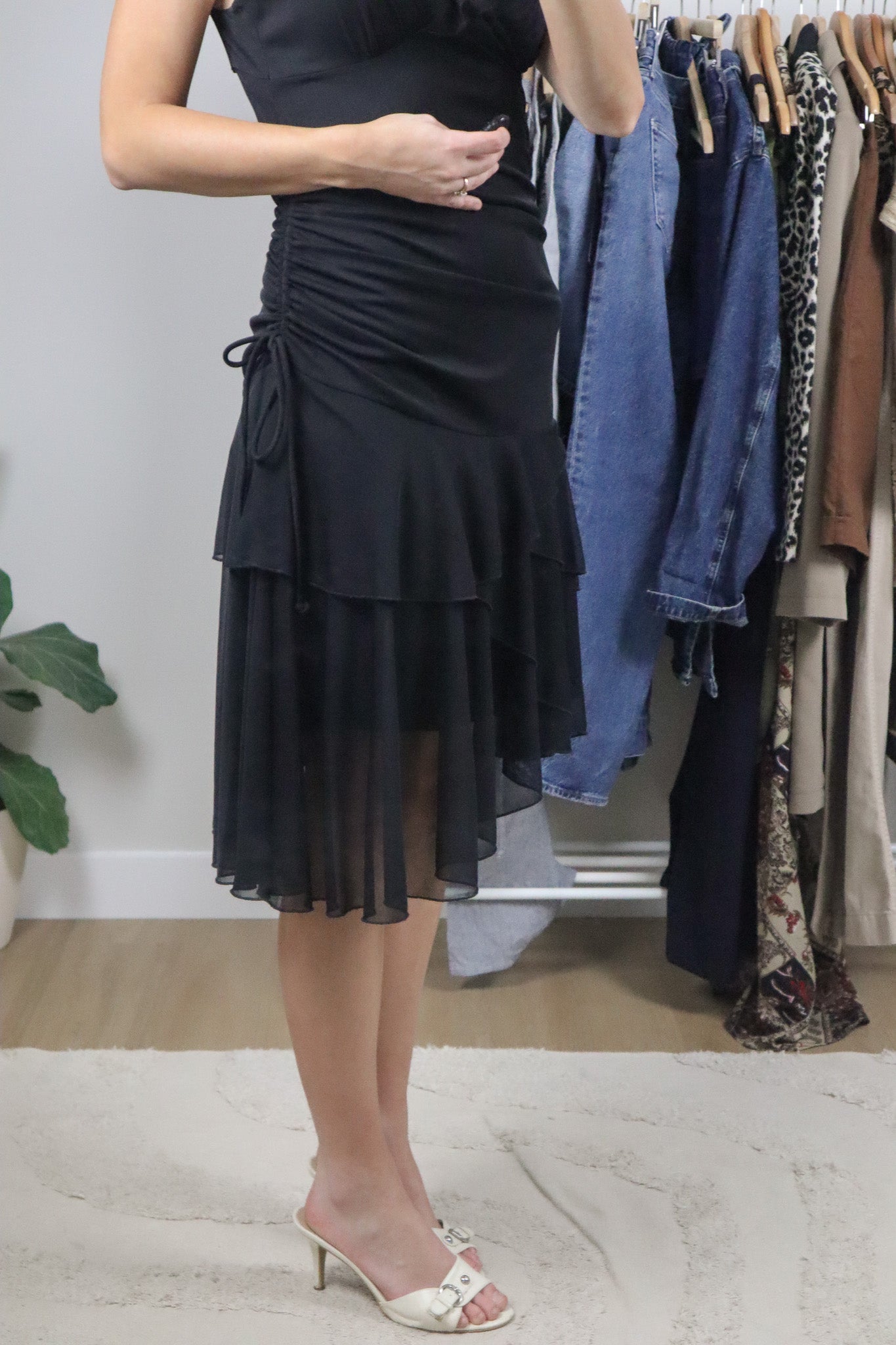 Made in Canada x Vintage x Asymmetrical Ruched Midi Dress (6/8)