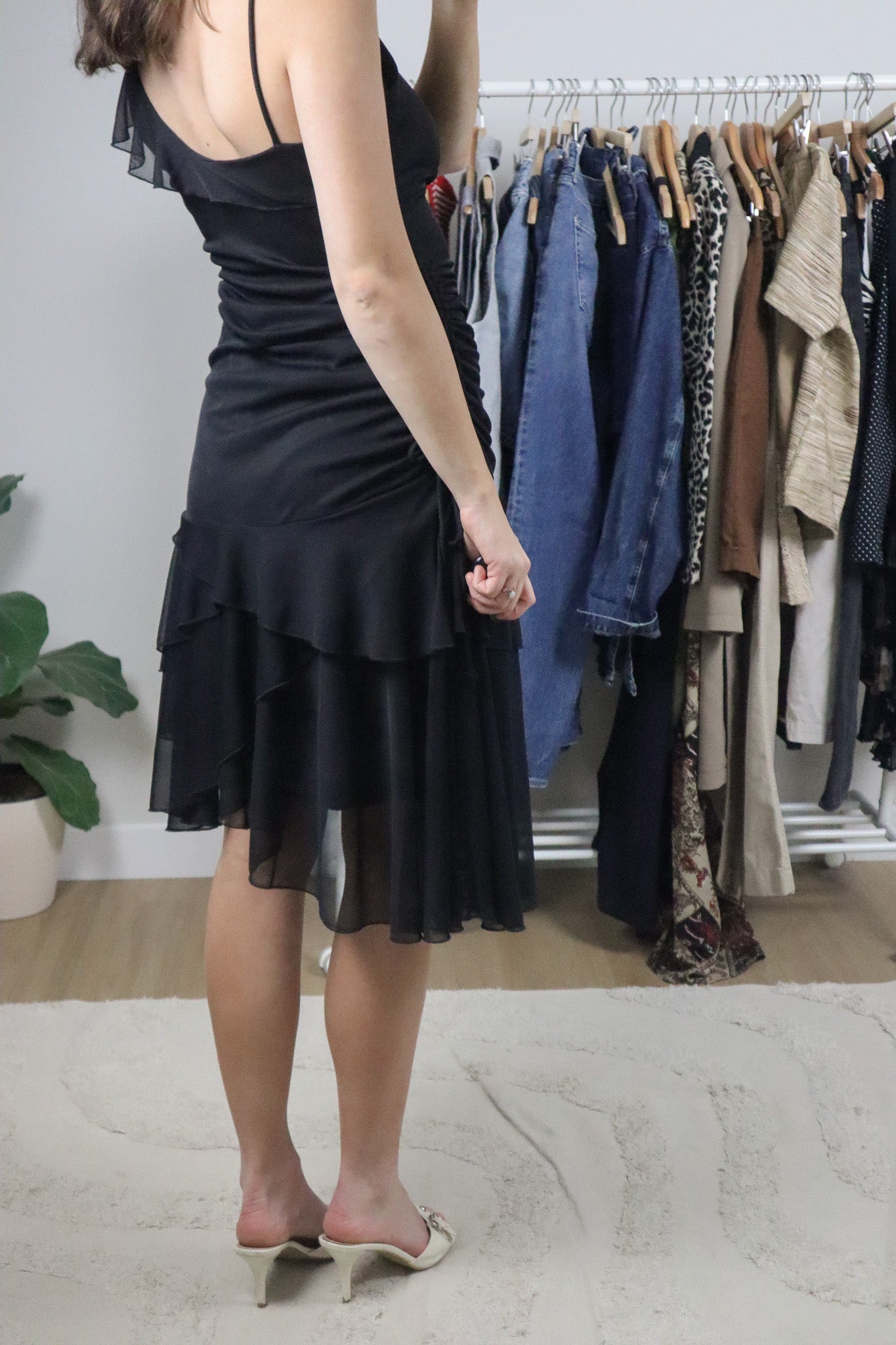 Made in Canada x Vintage x Asymmetrical Ruched Midi Dress (6/8)