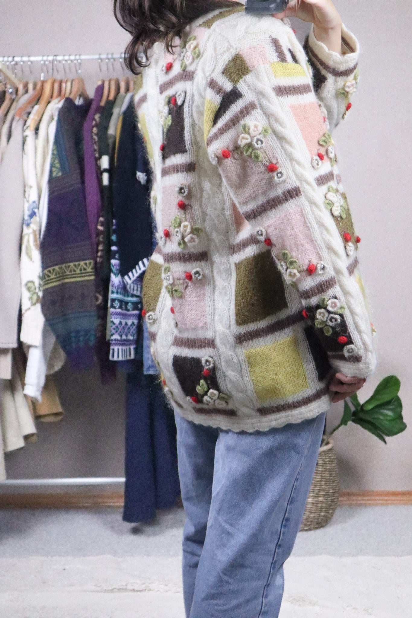 Hand Knit x Wool Blend Knit Beaded Cardigan (M/L)