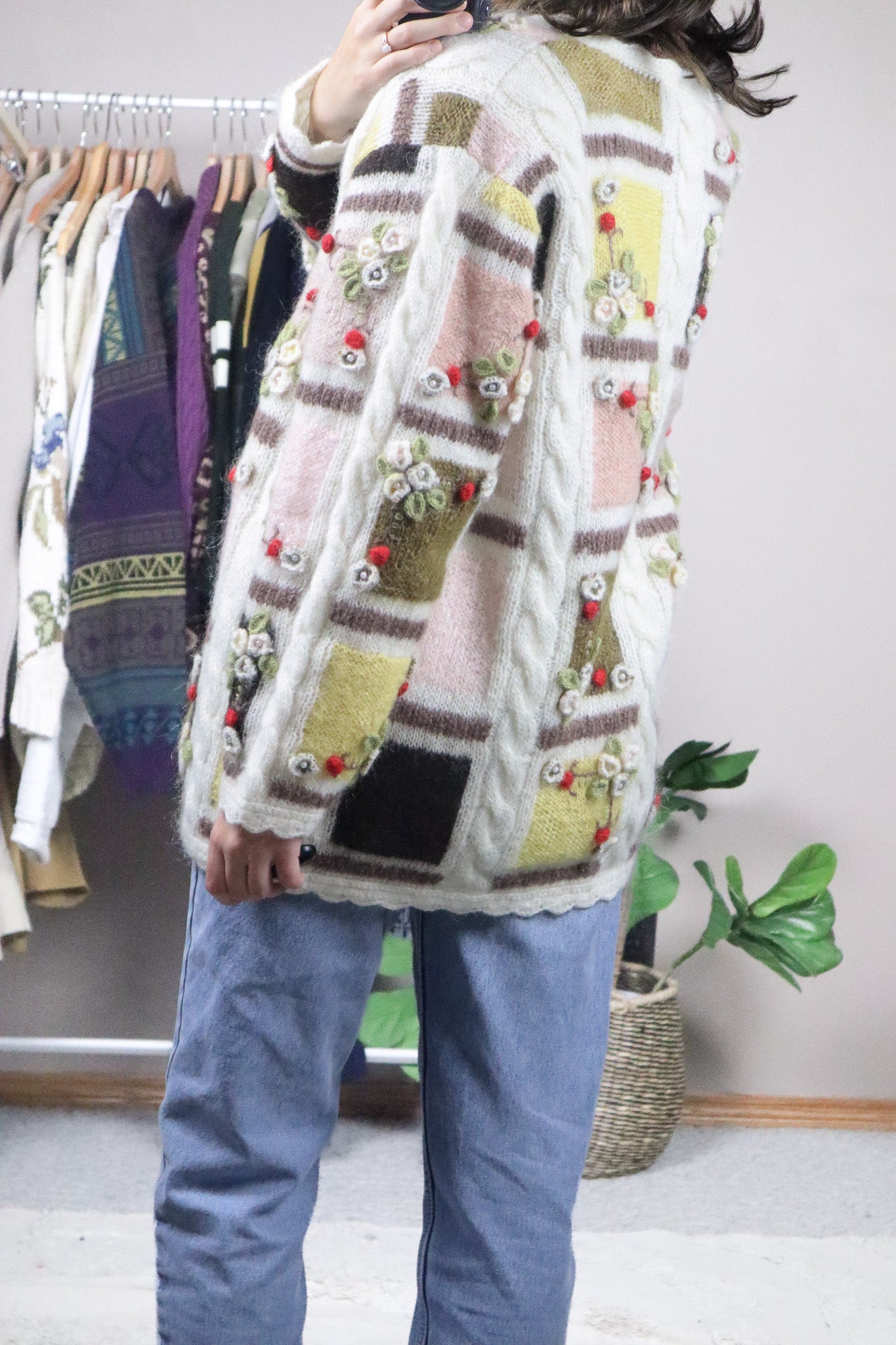 Hand Knit x Wool Blend Knit Beaded Cardigan (M/L)
