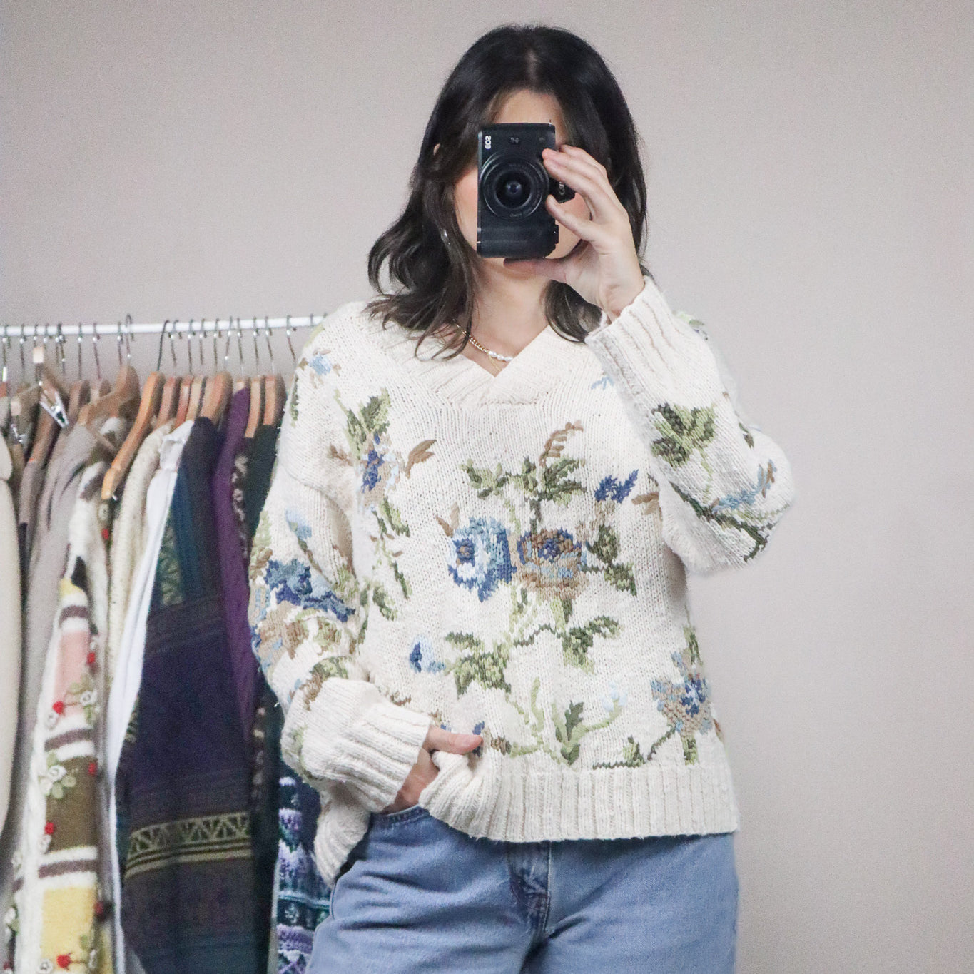Vintage x Floral V-Neck Sweater (M)