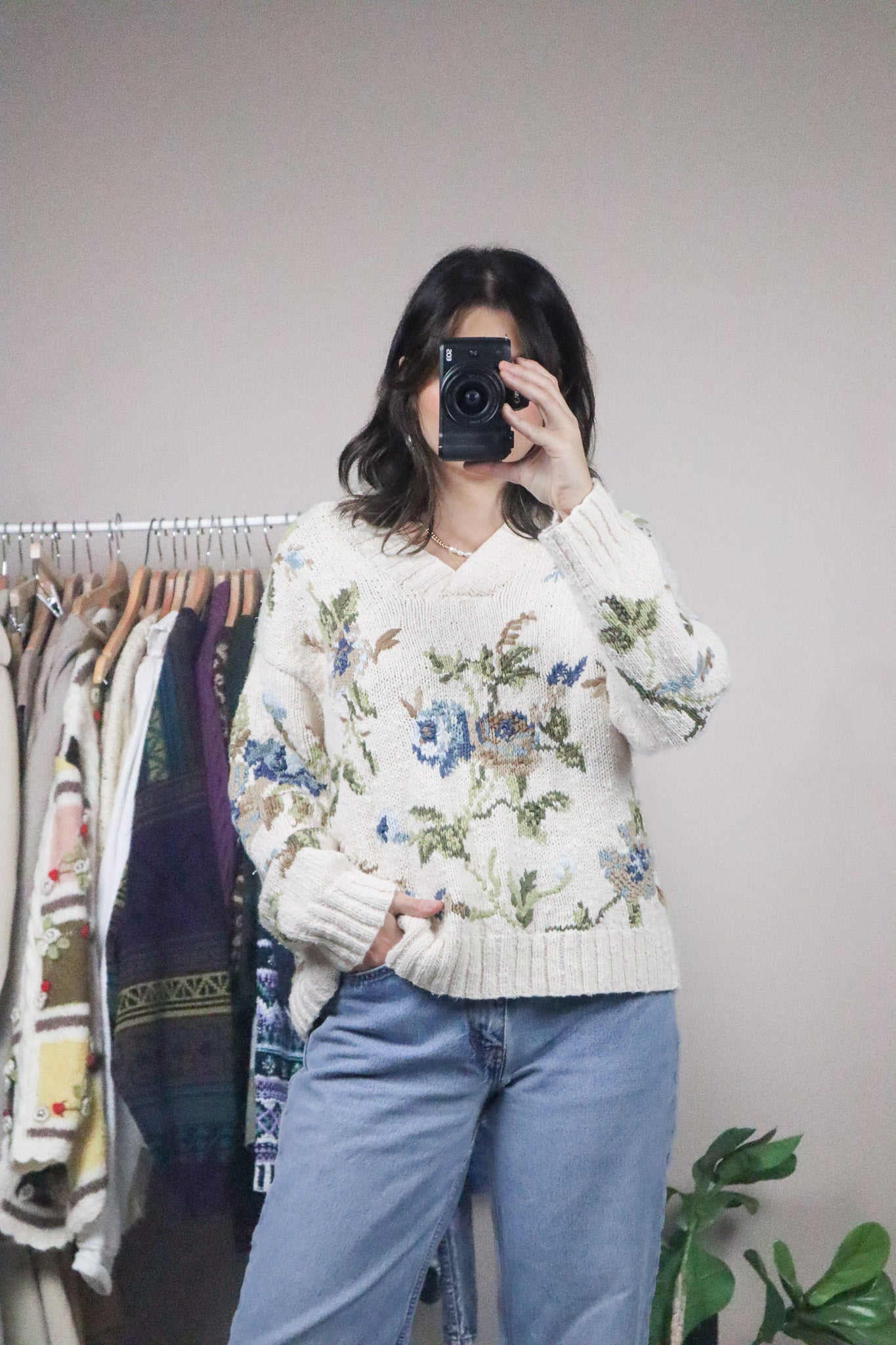 Vintage x Floral V-Neck Sweater (M)