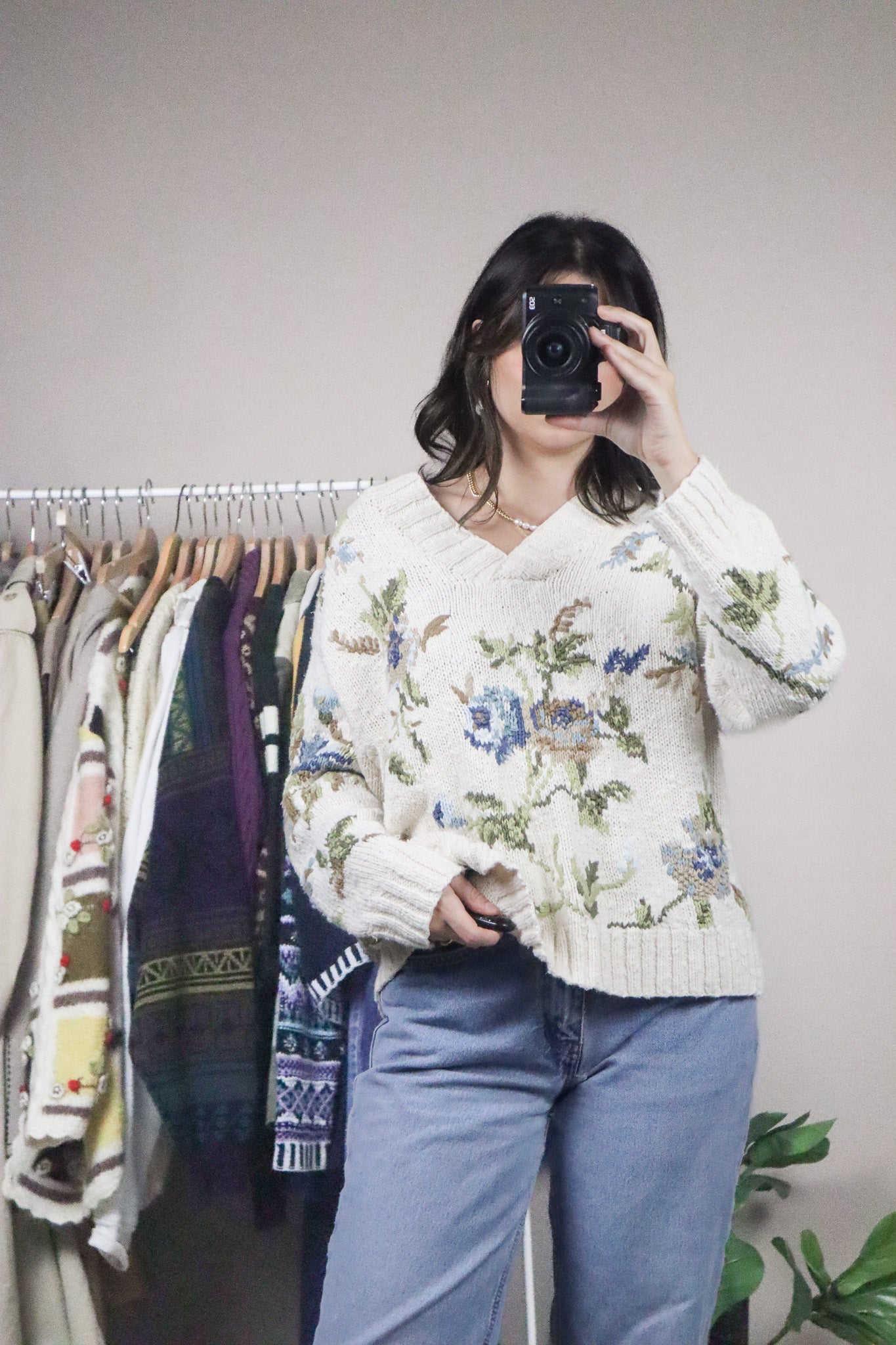 Vintage x Floral V-Neck Sweater (M)