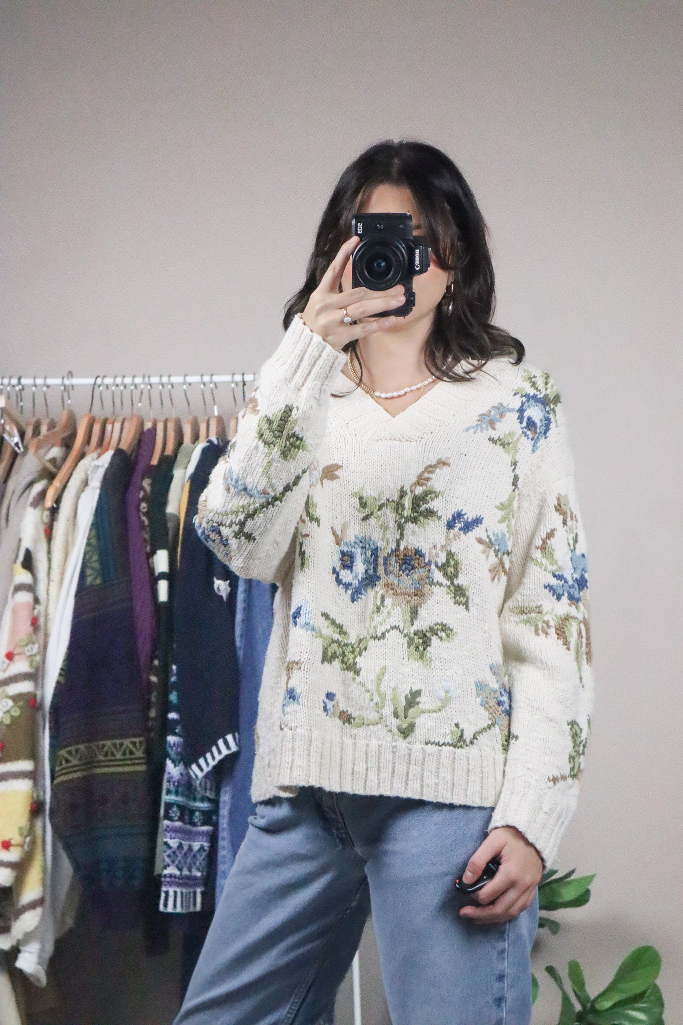 Vintage x Floral V-Neck Sweater (M)