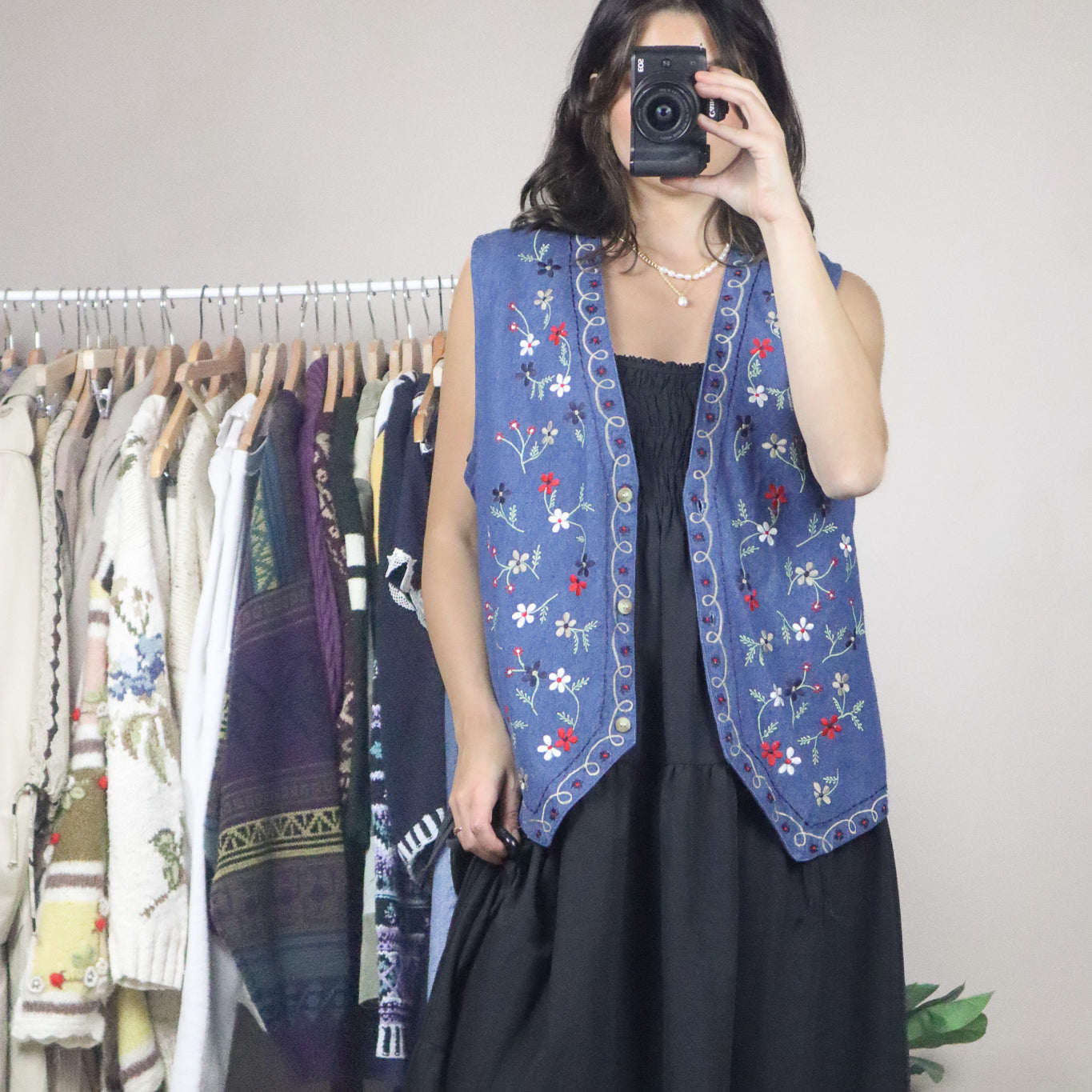 Vintage x Floral Embroidered Denim Vest (L)