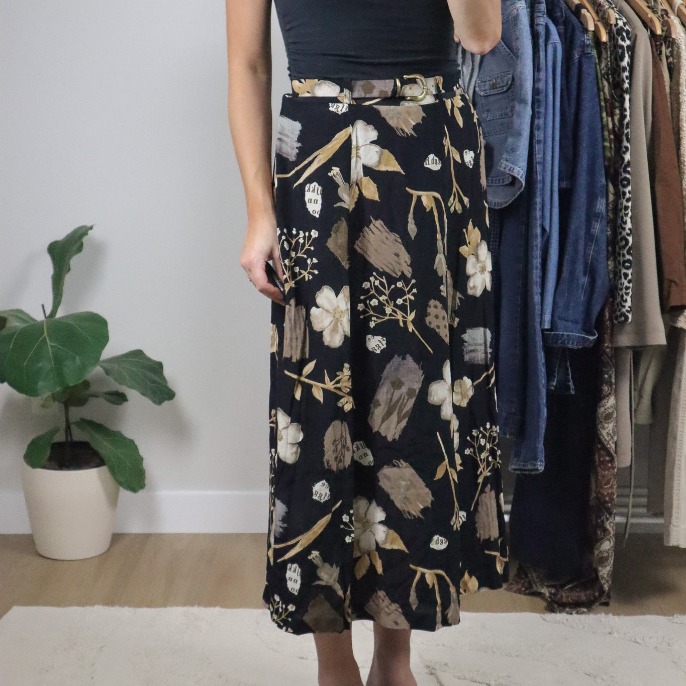 Made in Canada x Vintage x Patterned Belted Maxi Skirt (6)