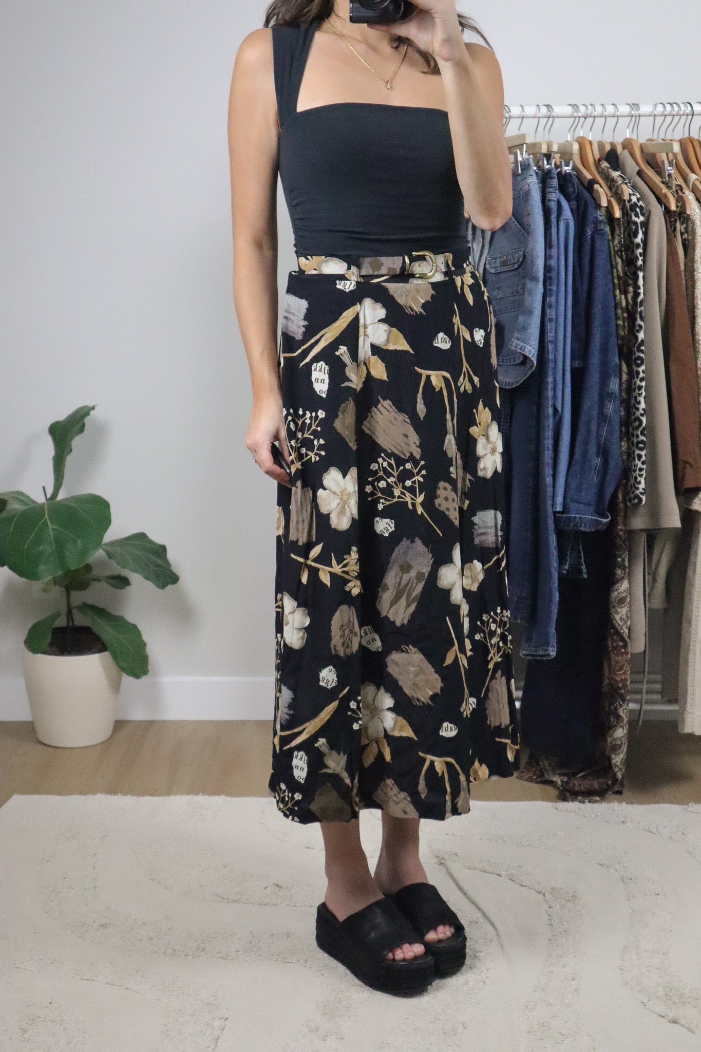 Made in Canada x Vintage x Patterned Belted Maxi Skirt (6)