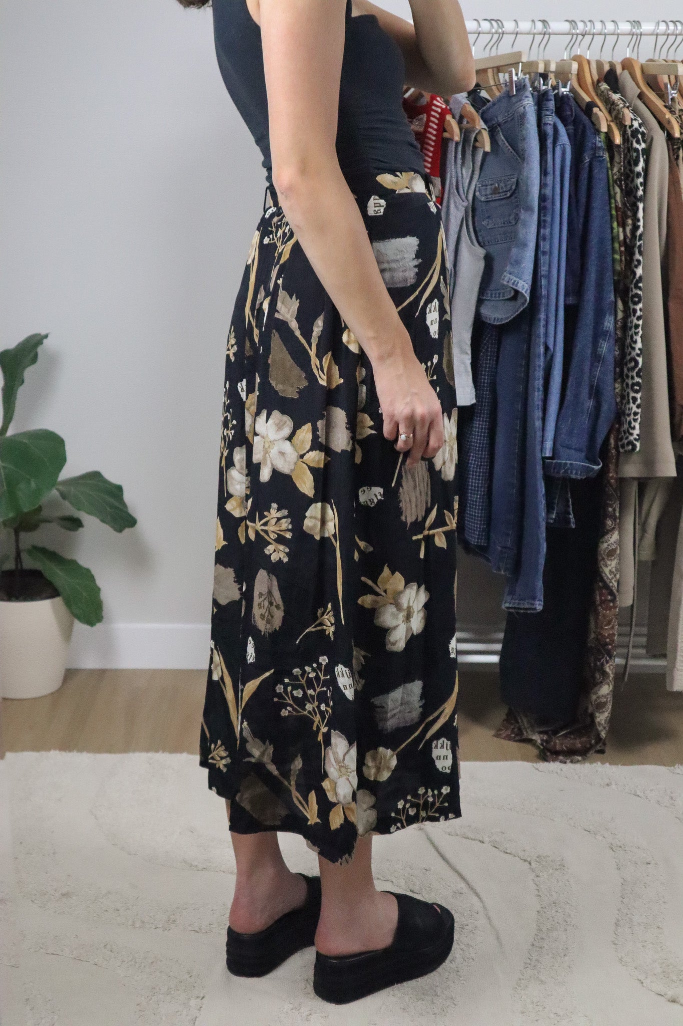 Made in Canada x Vintage x Patterned Belted Maxi Skirt (6)