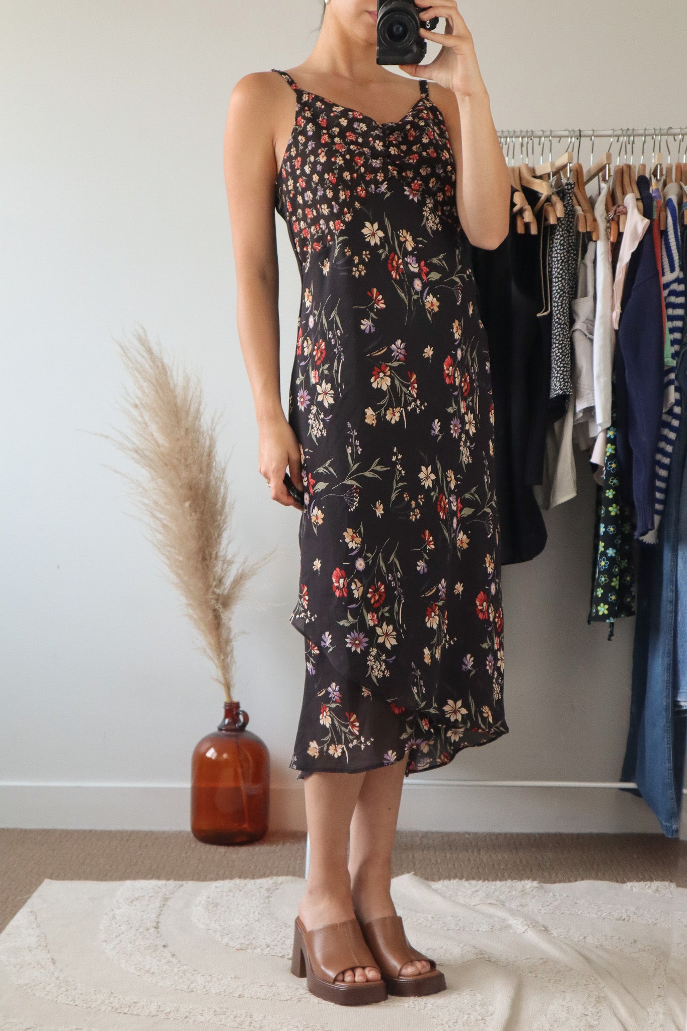 Made in Canada x Vintage x Floral Midi Dress (6/8)