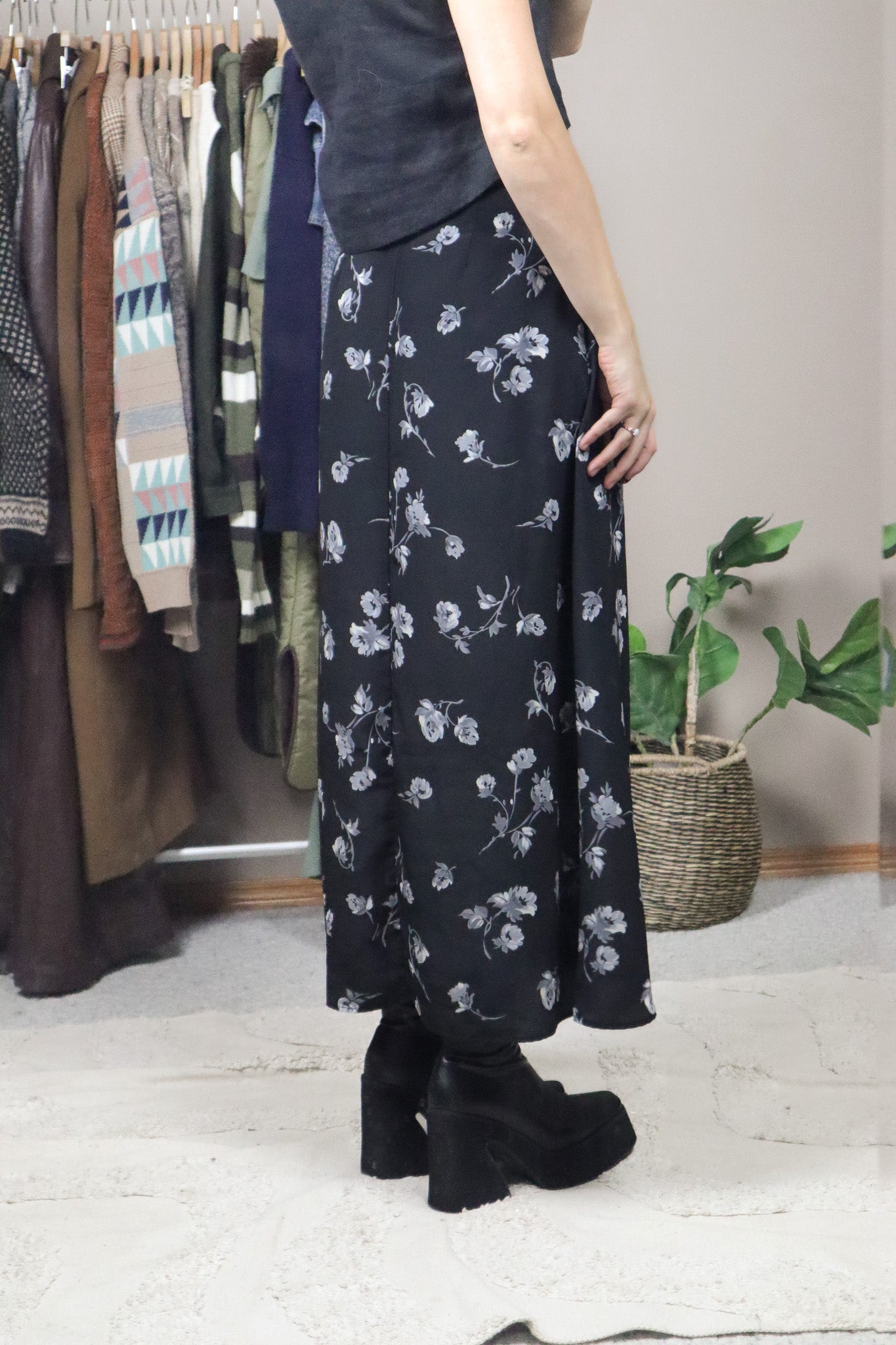 Made in Canada x Vintage x Floral Maxi Skirt (6)