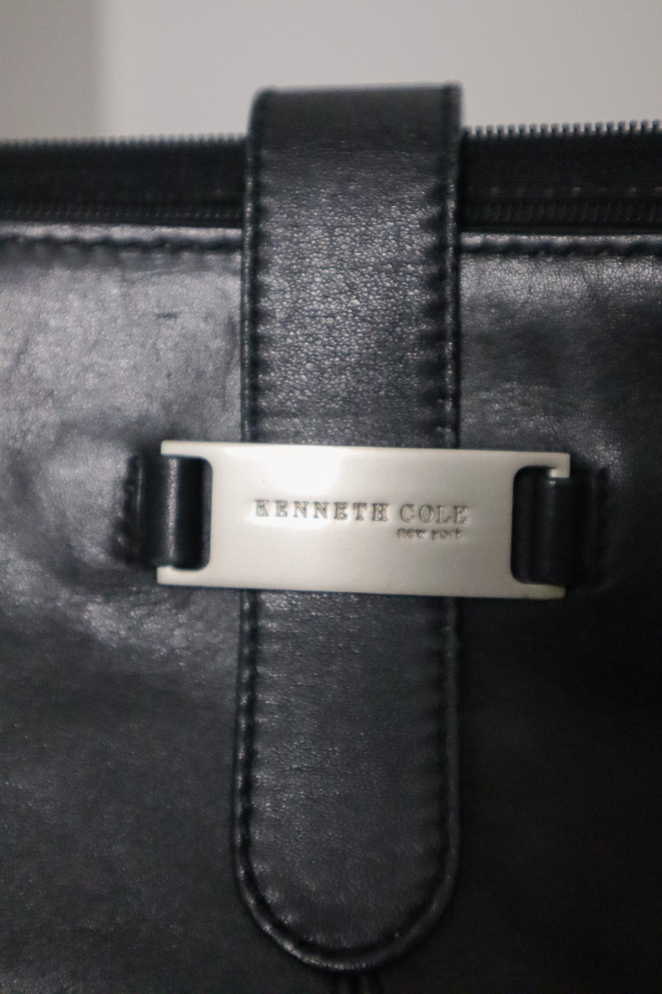 Vintage x Kenneth Cole x Leather Purse