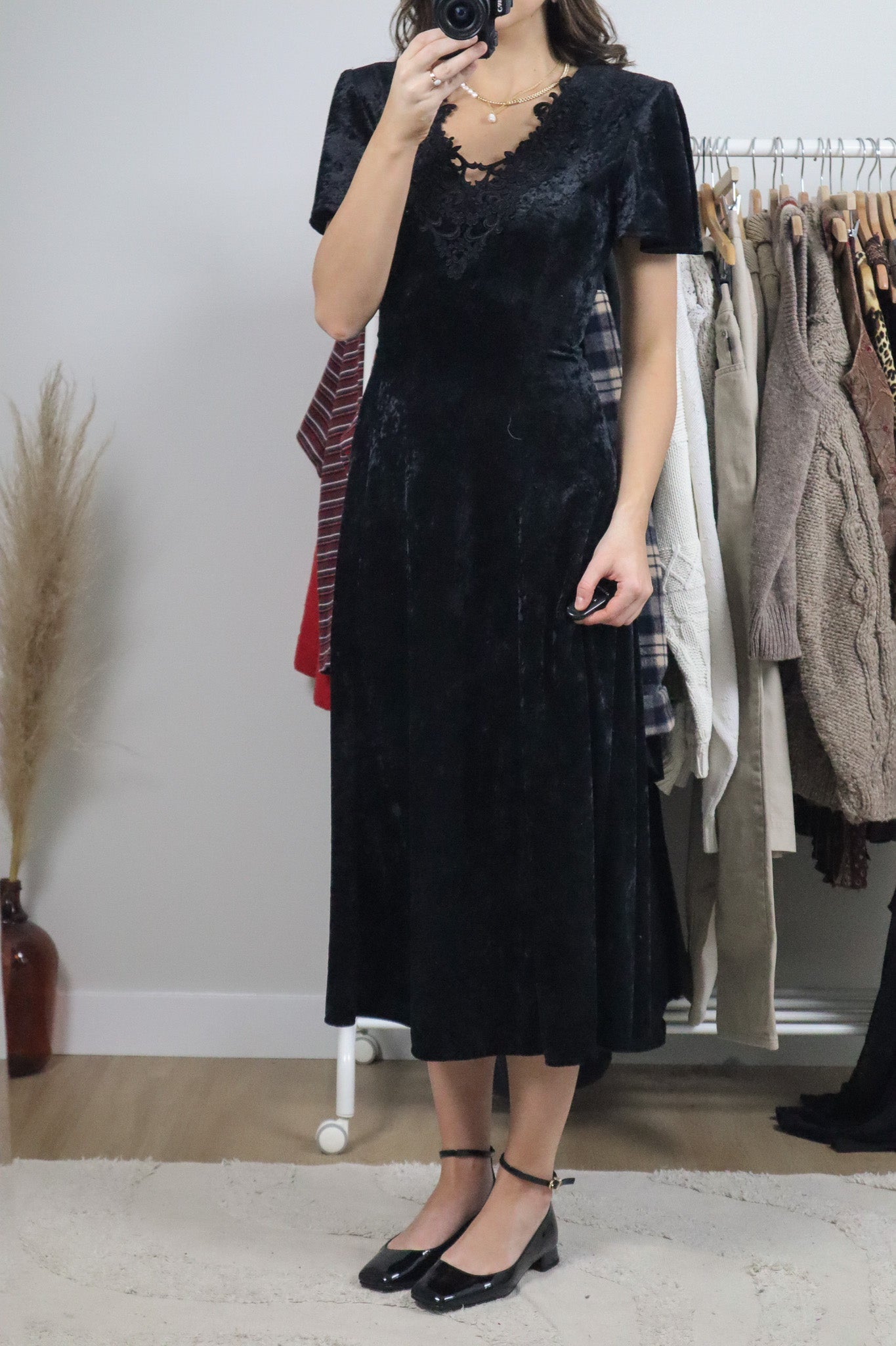 Made in Canada x Vintage x Velvet Lace-Up Maxi Dress (XS/S)