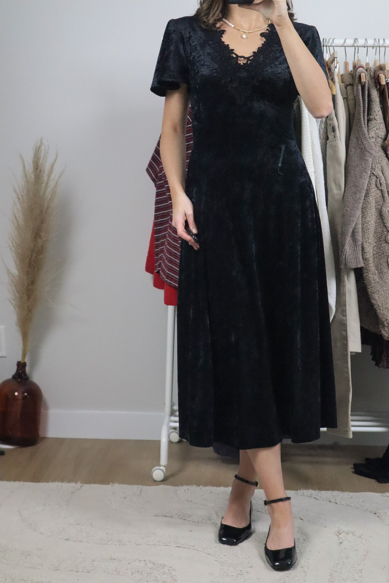 Made in Canada x Vintage x Velvet Lace-Up Maxi Dress (XS/S)