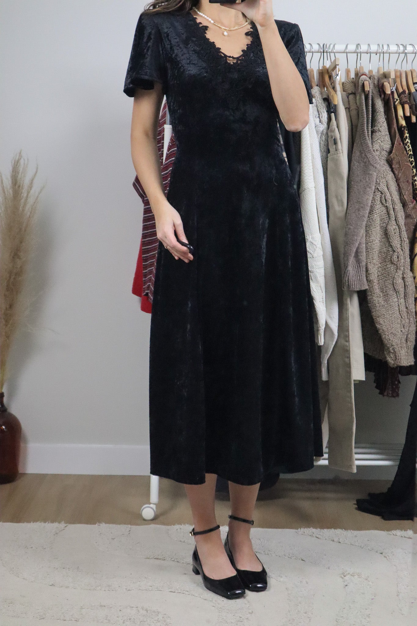 Made in Canada x Vintage x Velvet Lace-Up Maxi Dress (XS/S)