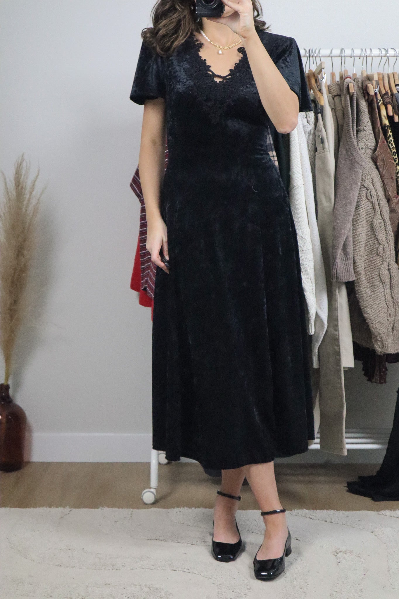 Made in Canada x Vintage x Velvet Lace-Up Maxi Dress (XS/S)