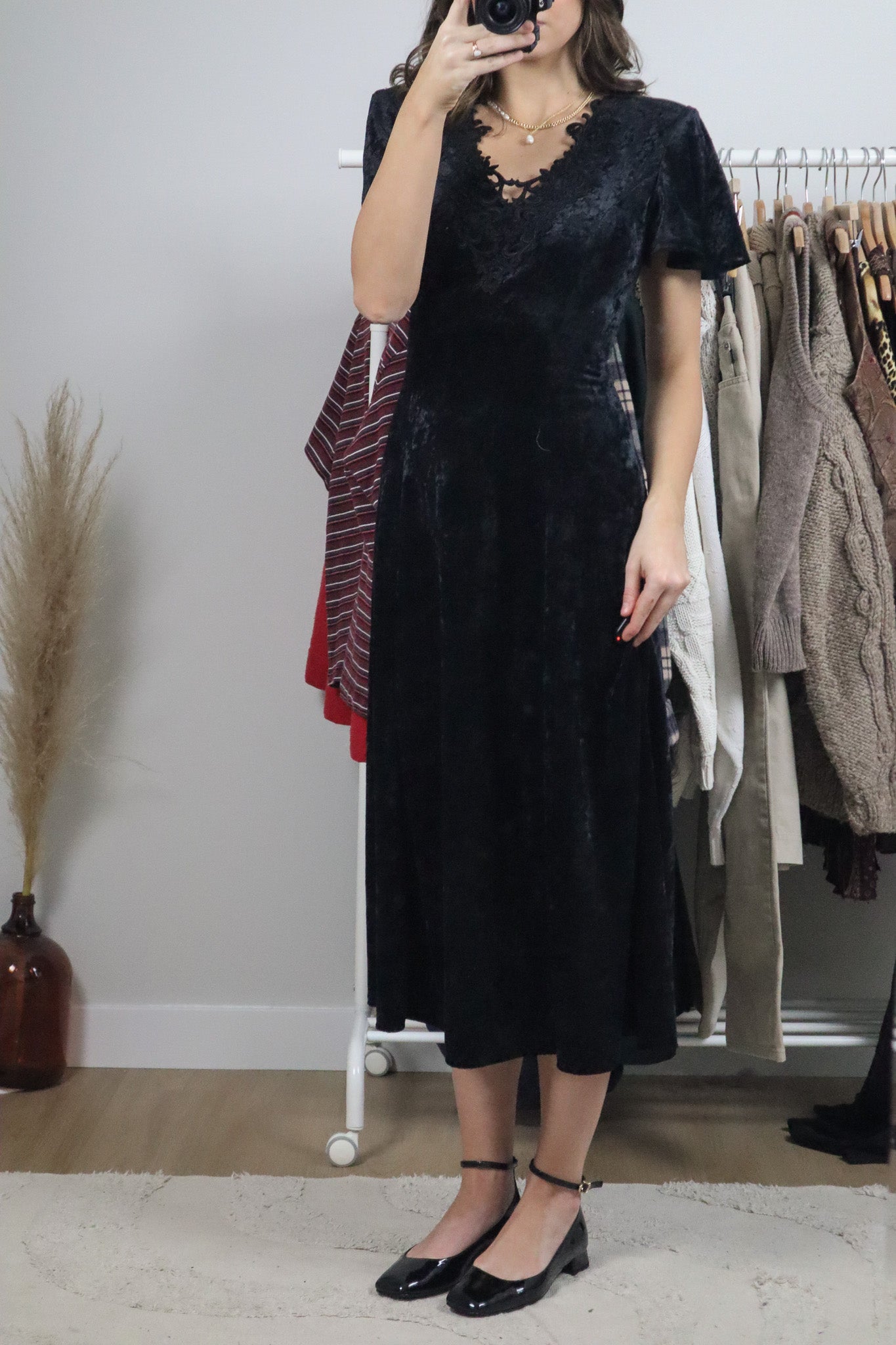 Made in Canada x Vintage x Velvet Lace-Up Maxi Dress (XS/S)