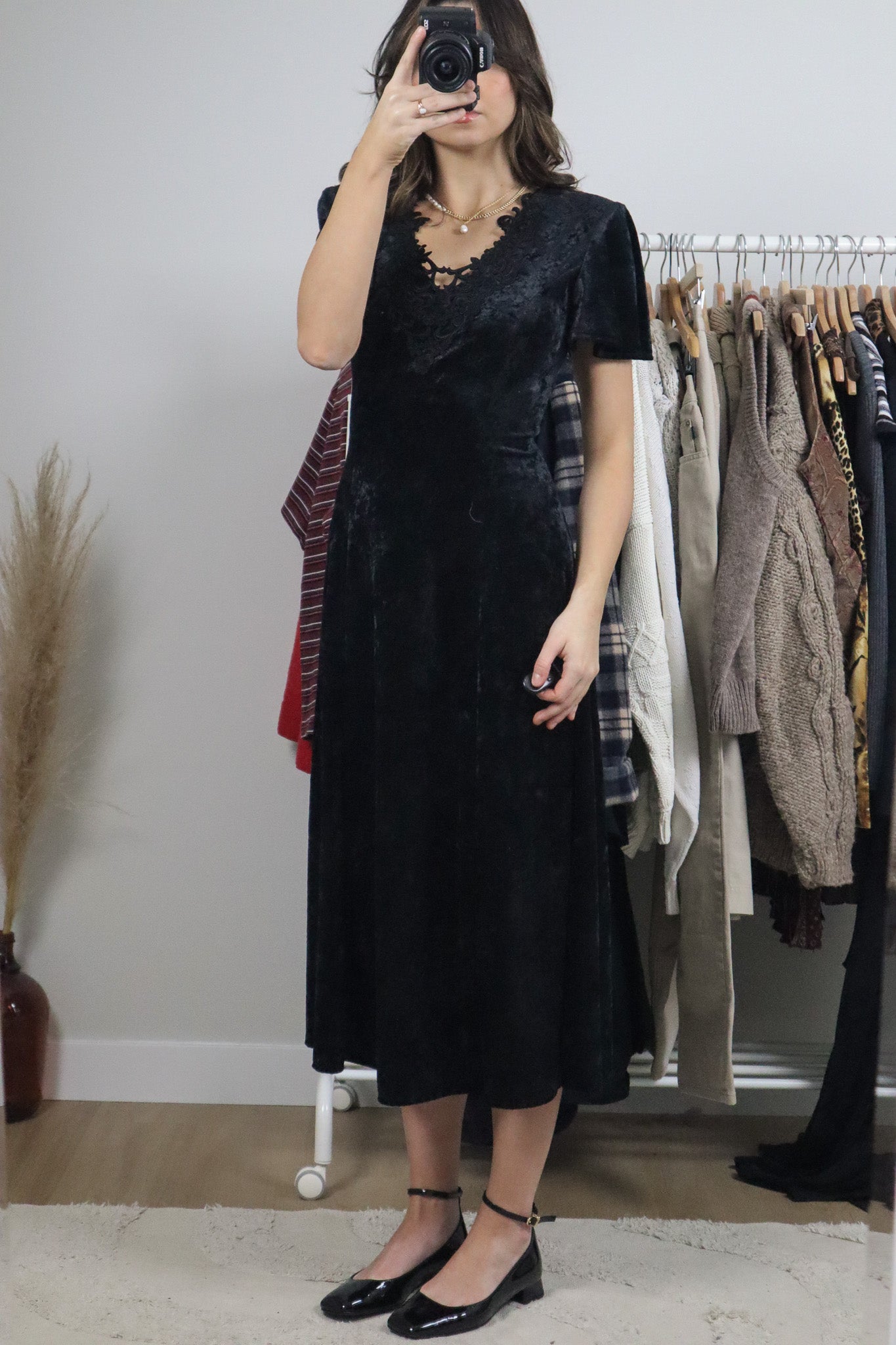 Made in Canada x Vintage x Velvet Lace-Up Maxi Dress (XS/S)