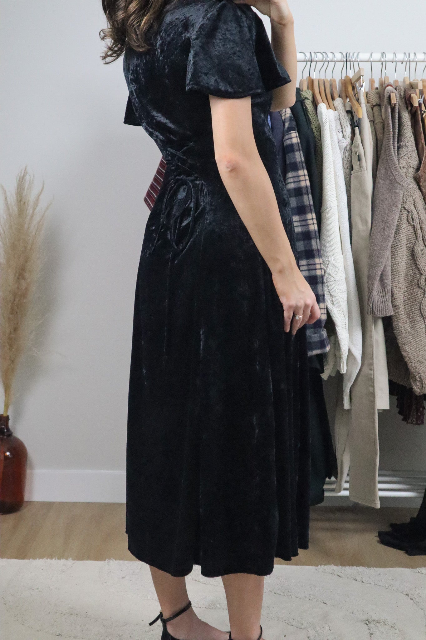 Made in Canada x Vintage x Velvet Lace-Up Maxi Dress (XS/S)