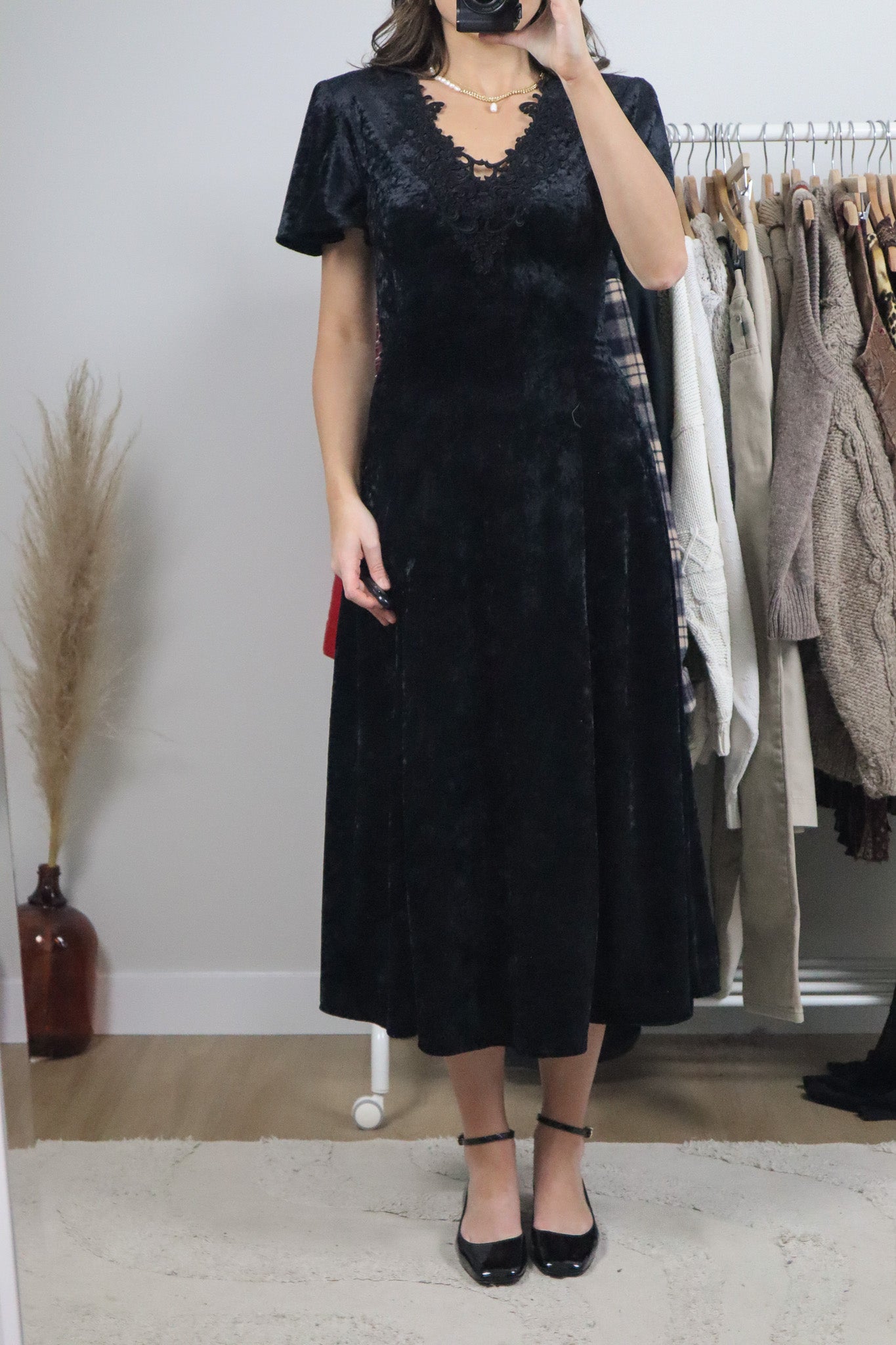 Made in Canada x Vintage x Velvet Lace-Up Maxi Dress (XS/S)