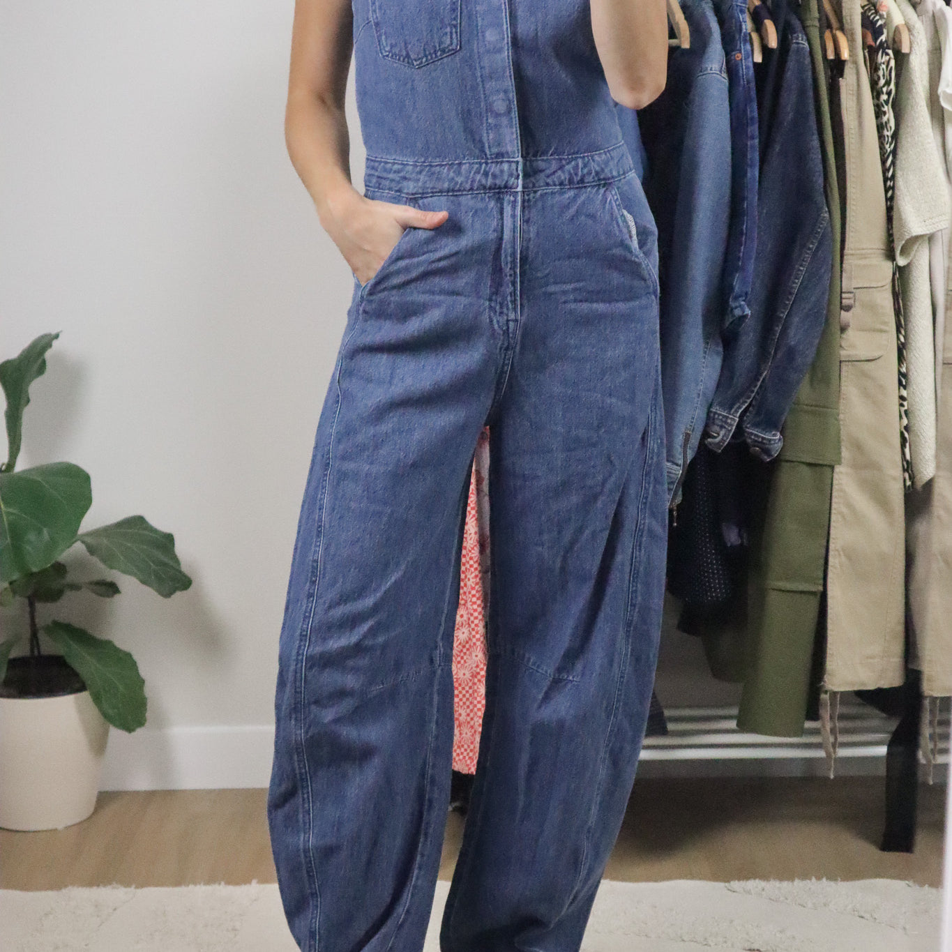 Modern x Barrel Leg Jumpsuit (2/4)