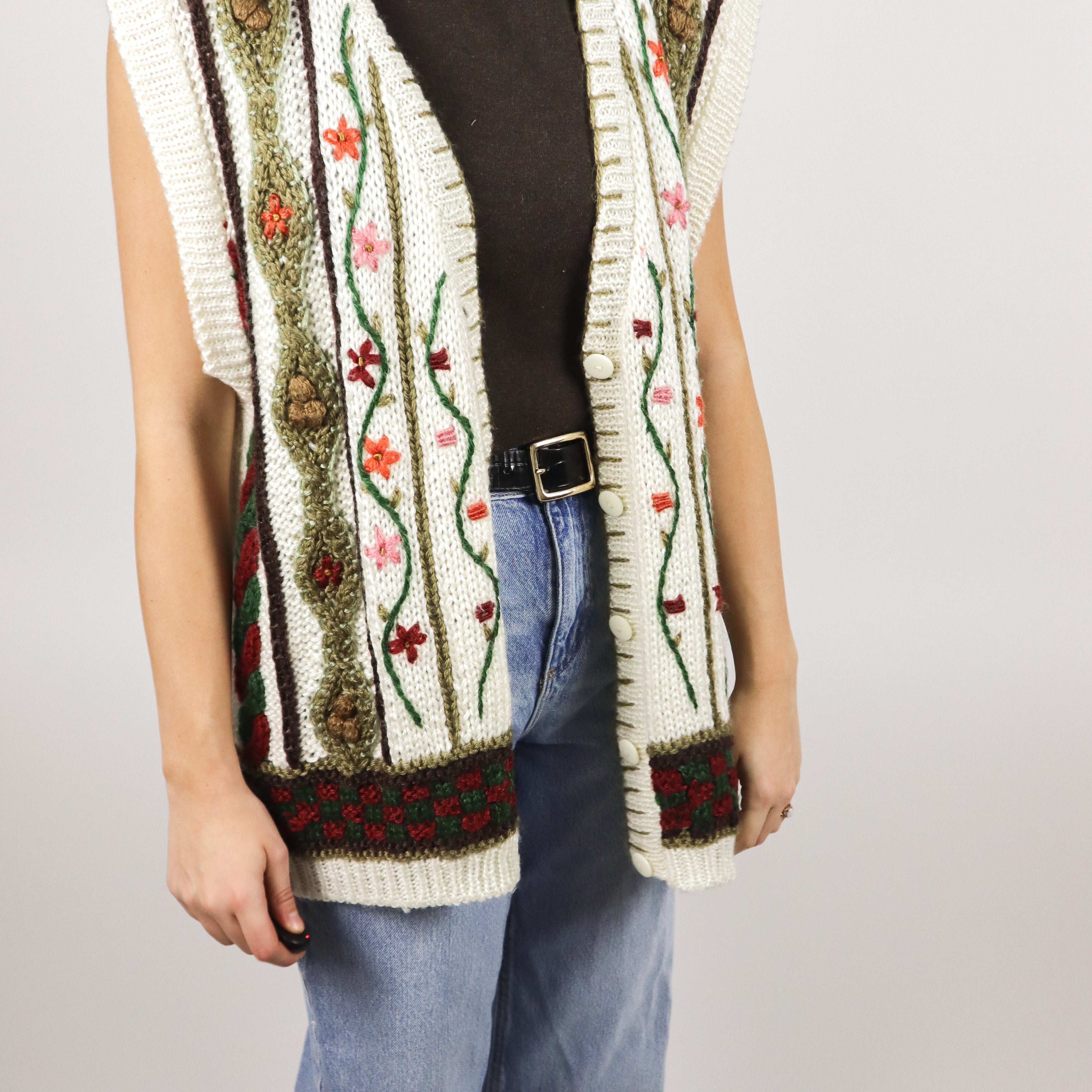Made in Korea x Vintage x Hand Knit Floral Vest (L/XL)