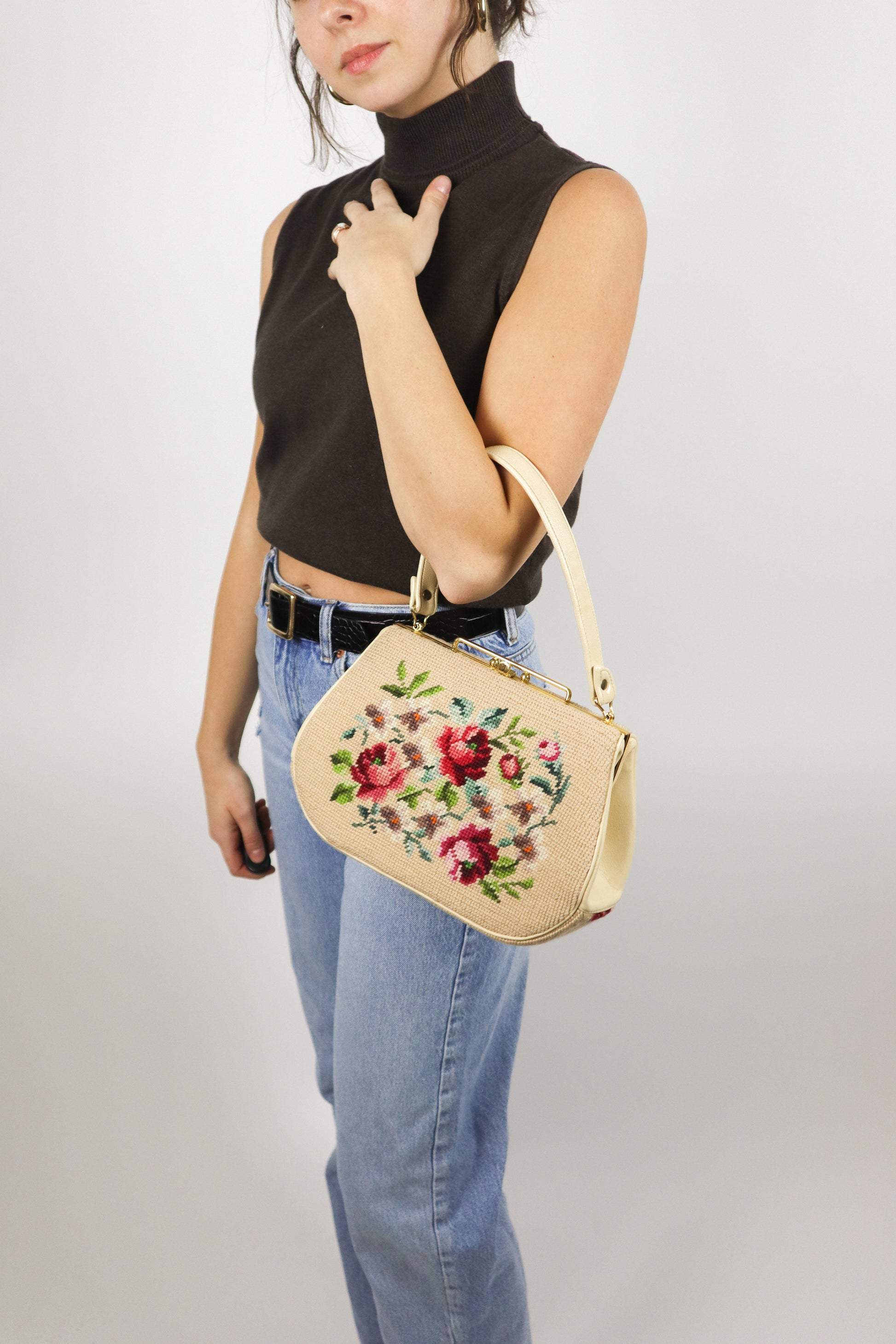 Made in Canada x Vintage 1960s x Needle Point Bag