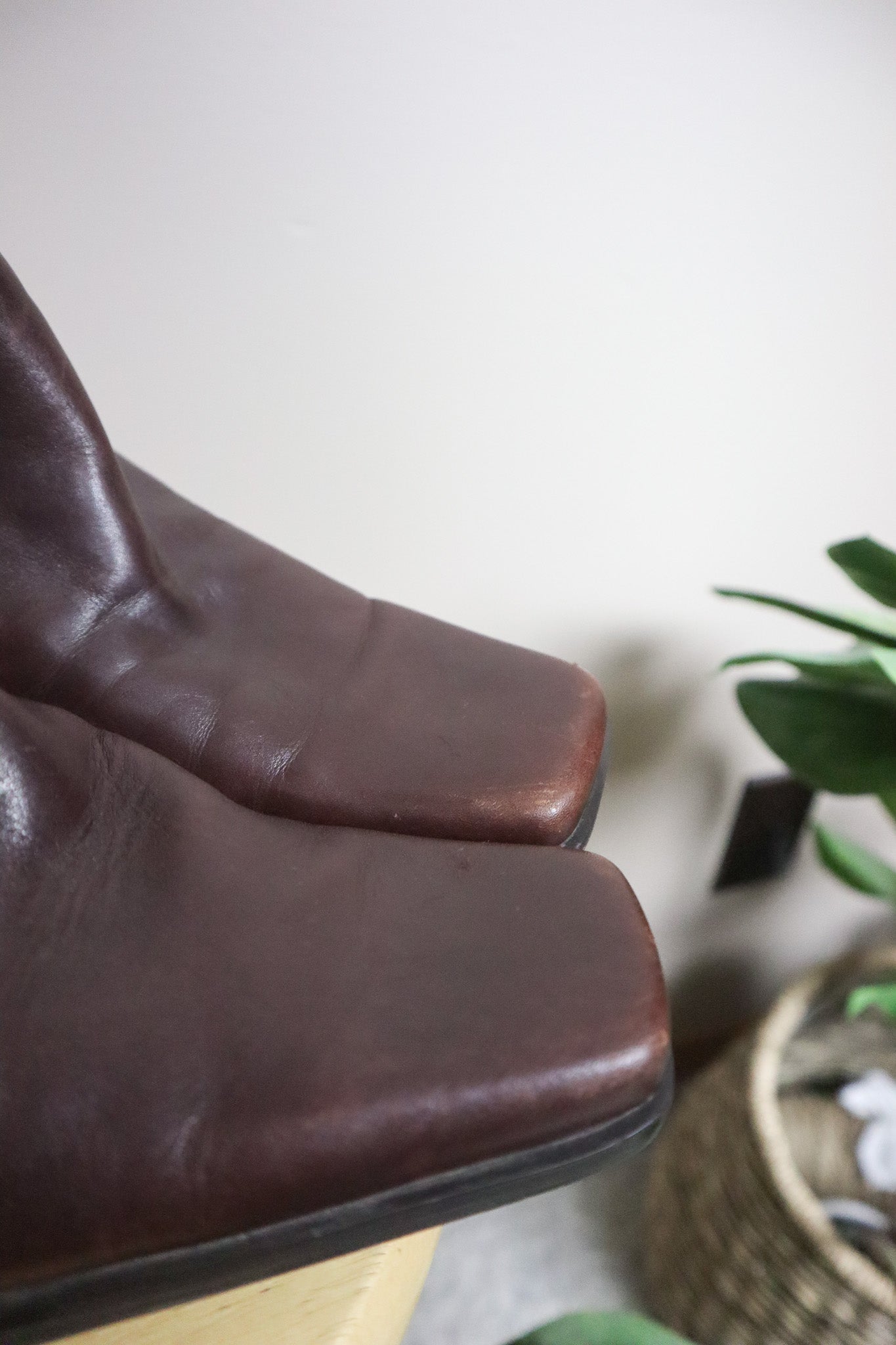 Vintage x Leather Boots (9.5/10)