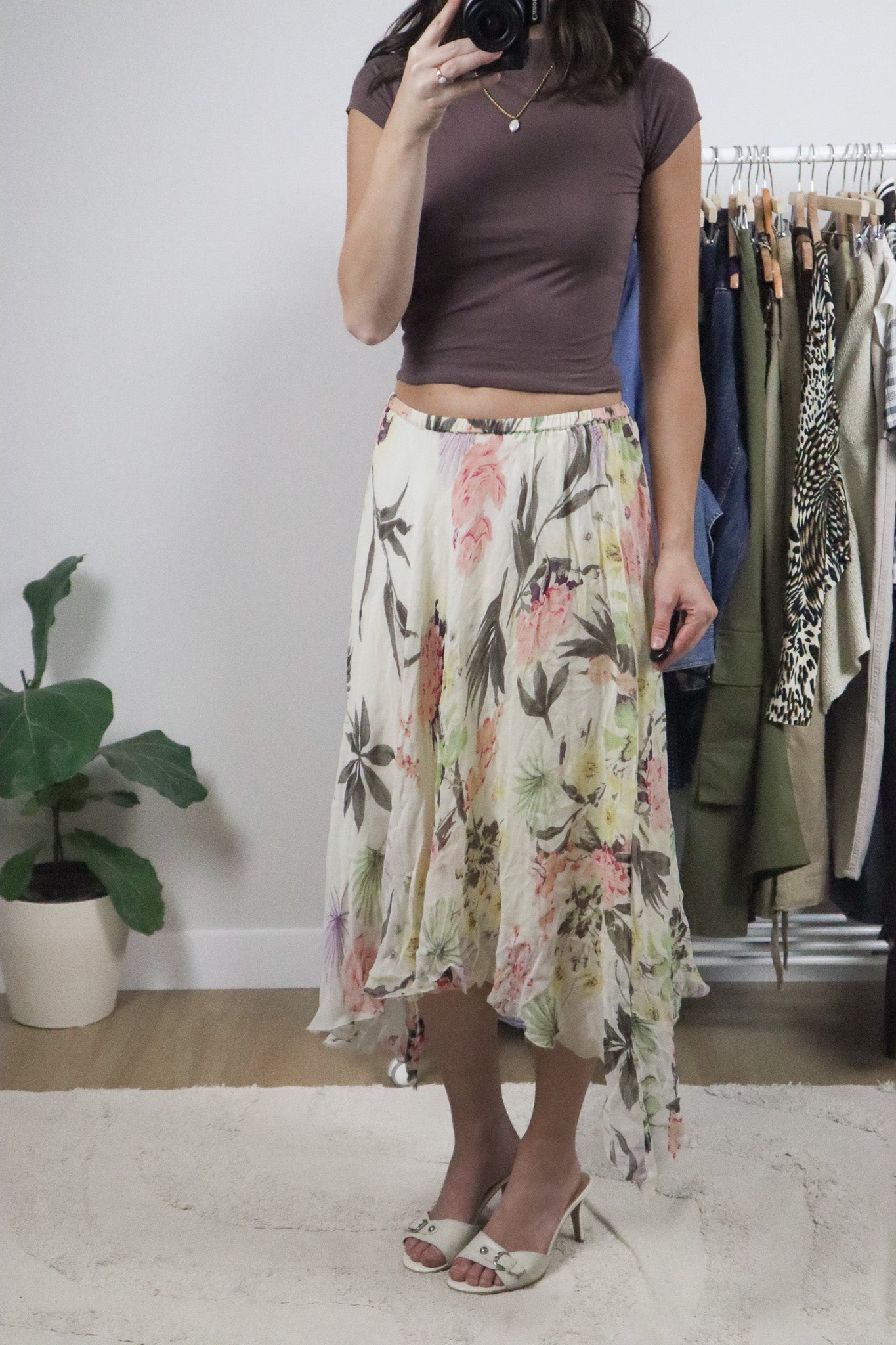 Vintage x Floral Handkerchief Hem Flowy Midi Skirt (M)