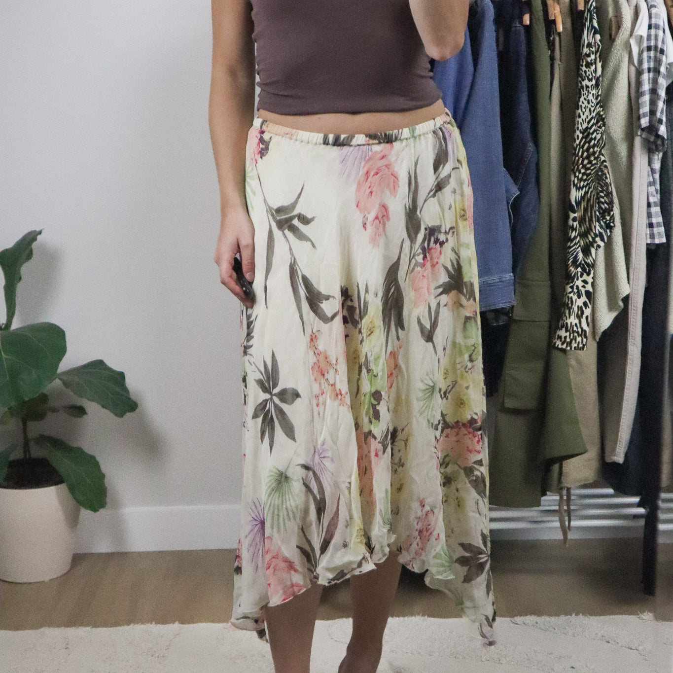 Vintage x Floral Handkerchief Hem Flowy Midi Skirt (M)