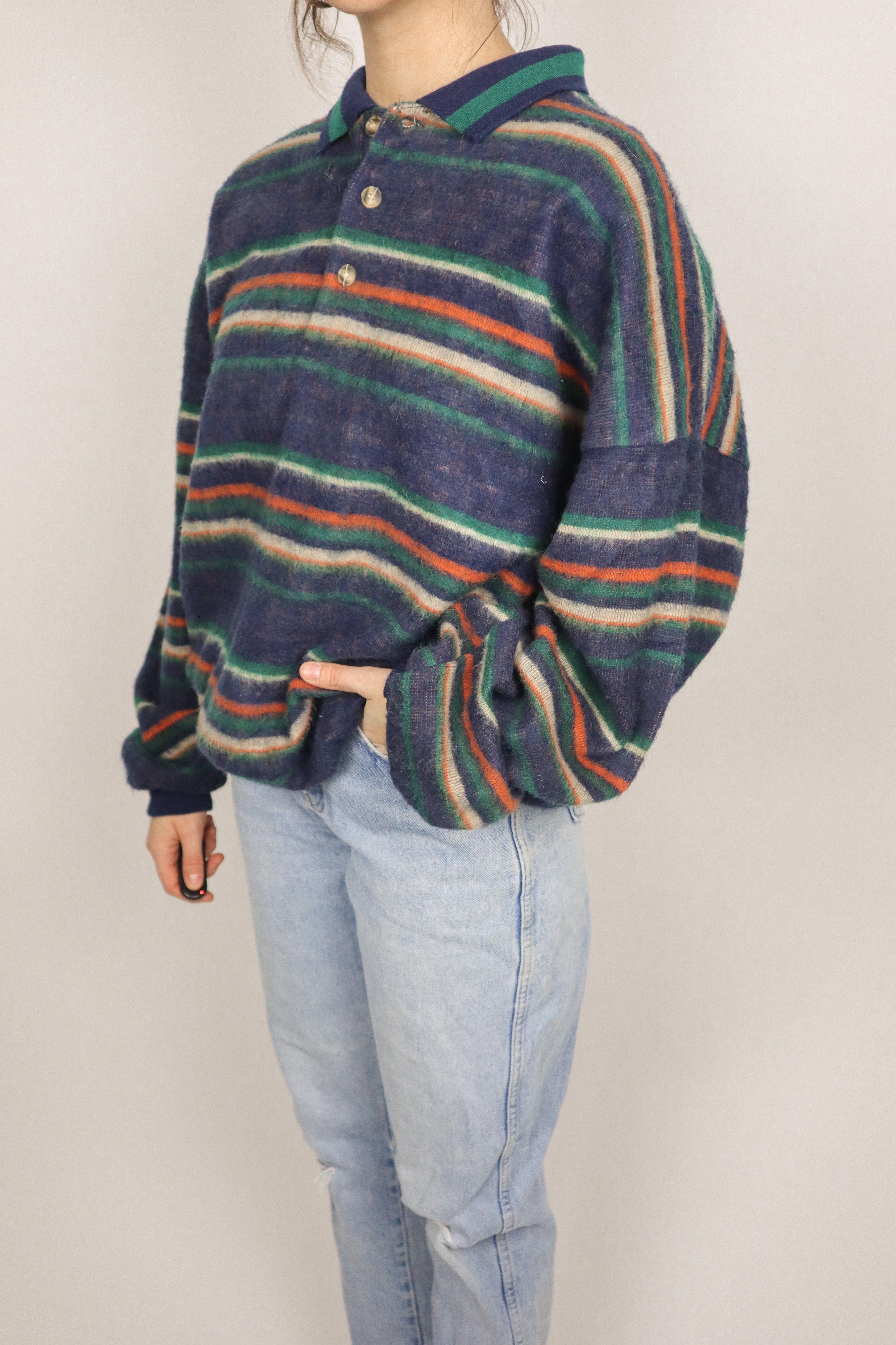 Made in Korea x Vintage x Striped Collared Sweater (M)