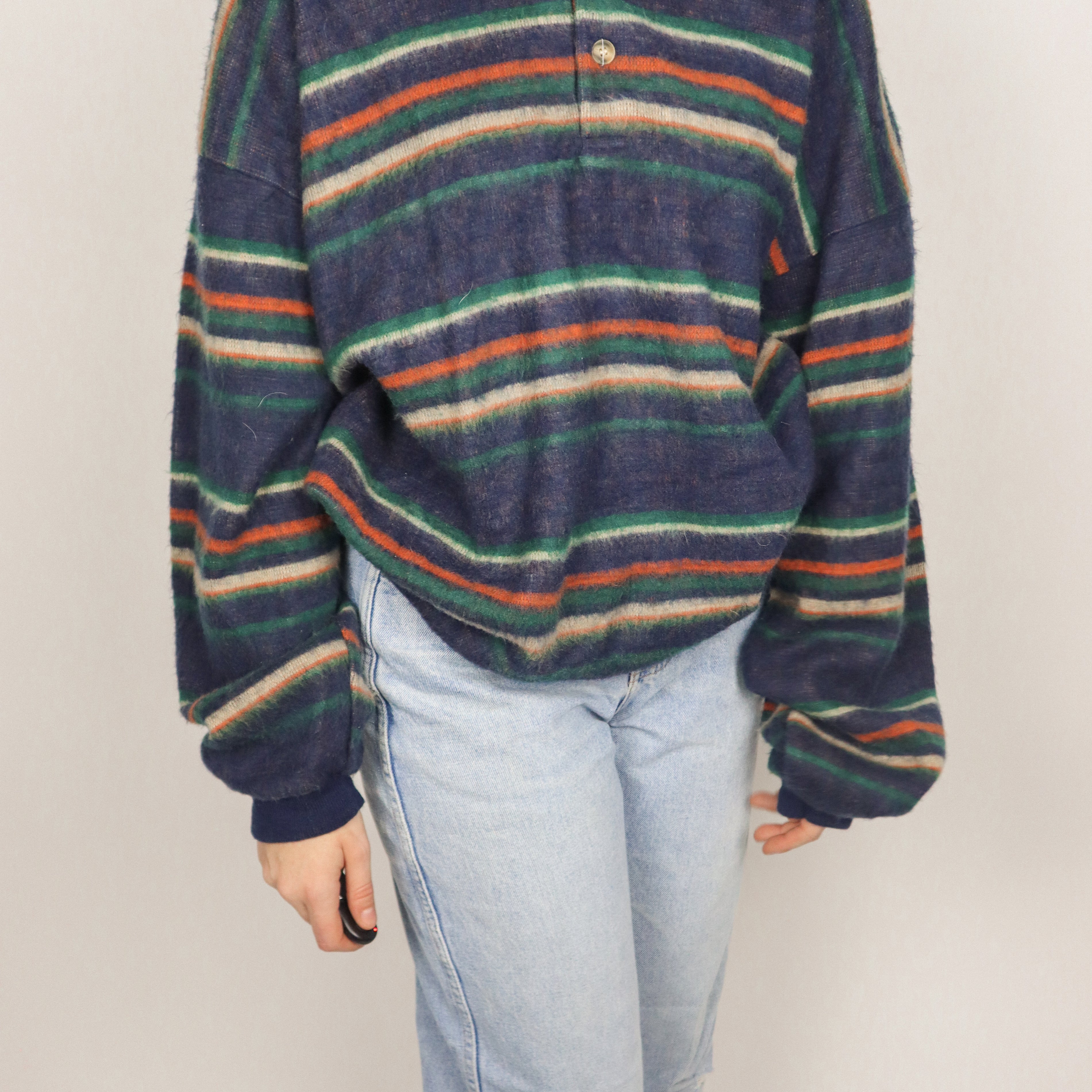 Made in Korea x Vintage x Striped Collared Sweater (M)