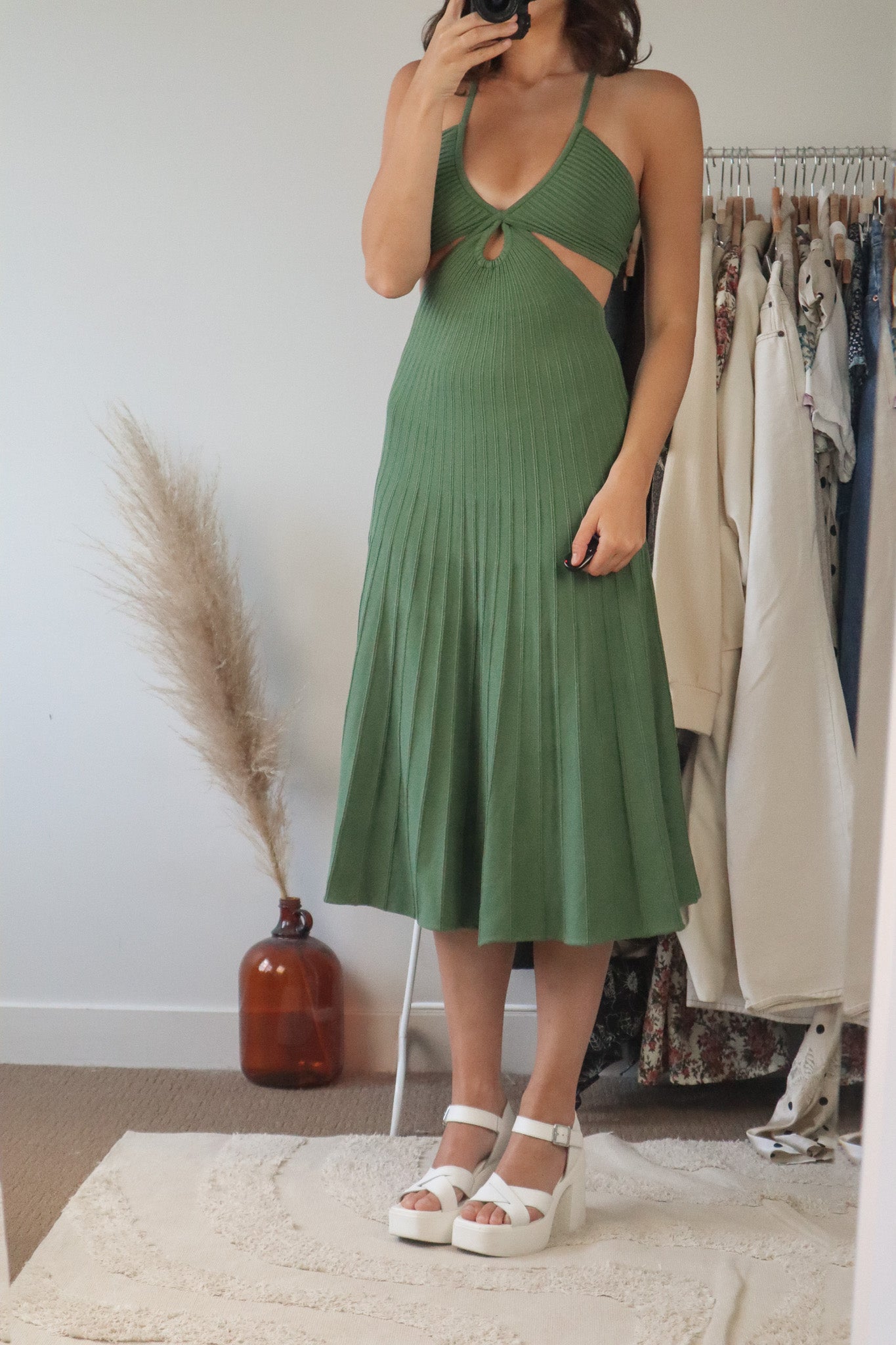 Modern x Cut-Out Dress (S)