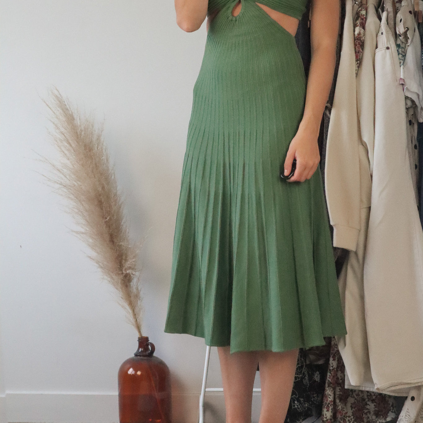 Modern x Cut-Out Dress (S)