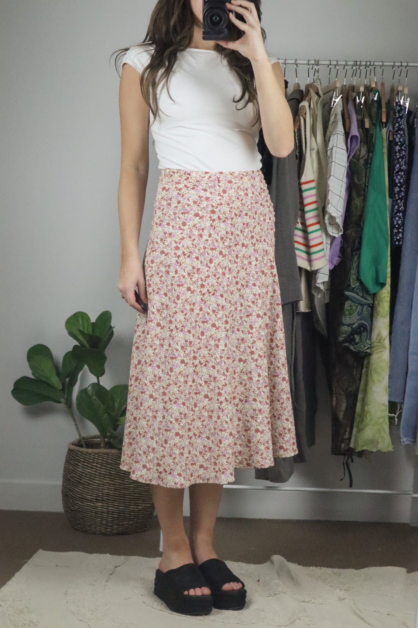 Modern x Midi Skirt (2/4)