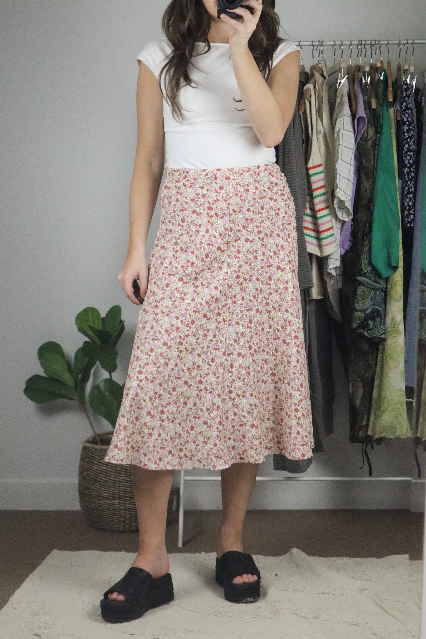 Modern x Midi Skirt (2/4)