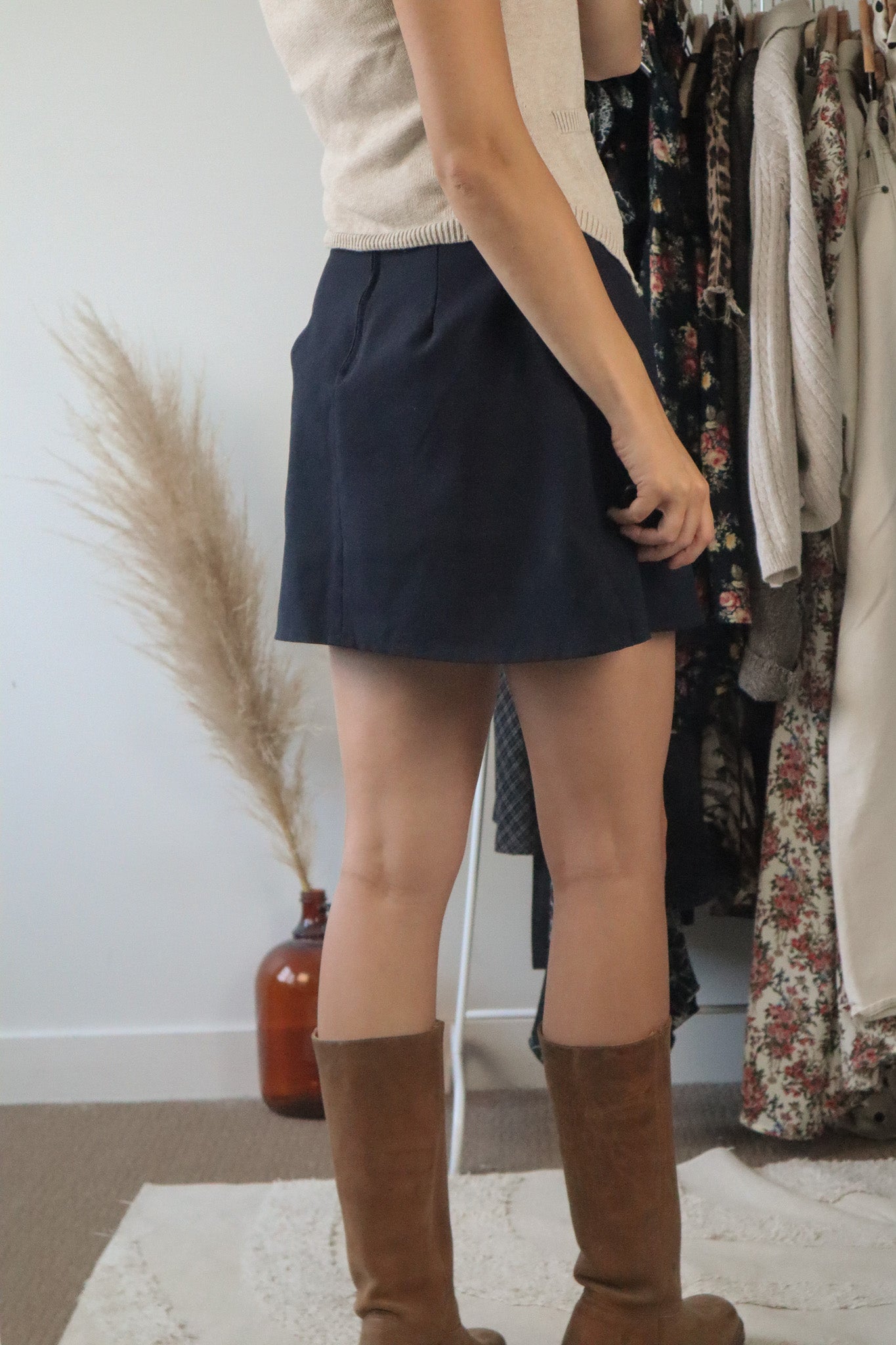 Made in Canada x Vintage x Navy Mini Skirt (2/4)
