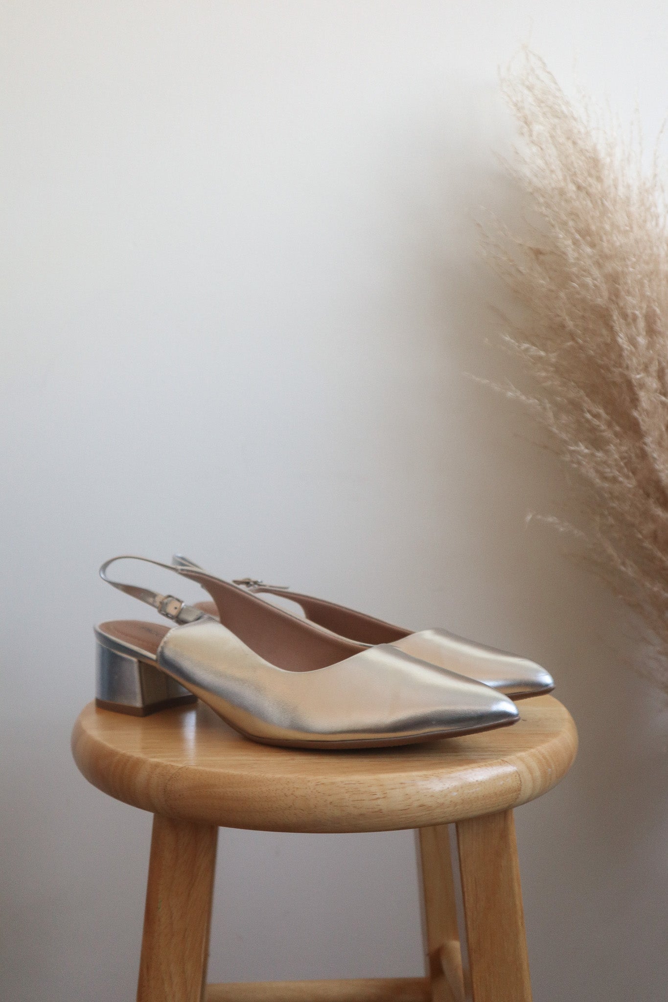 Modern x Metallic Sling backs (8.5/9)
