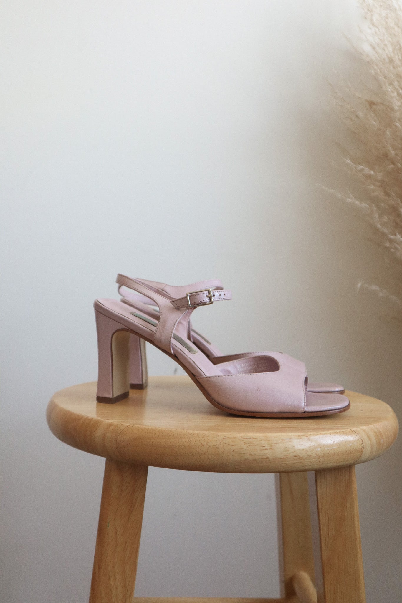 Vintage x Hand Made Leather Heels (5/5.5)