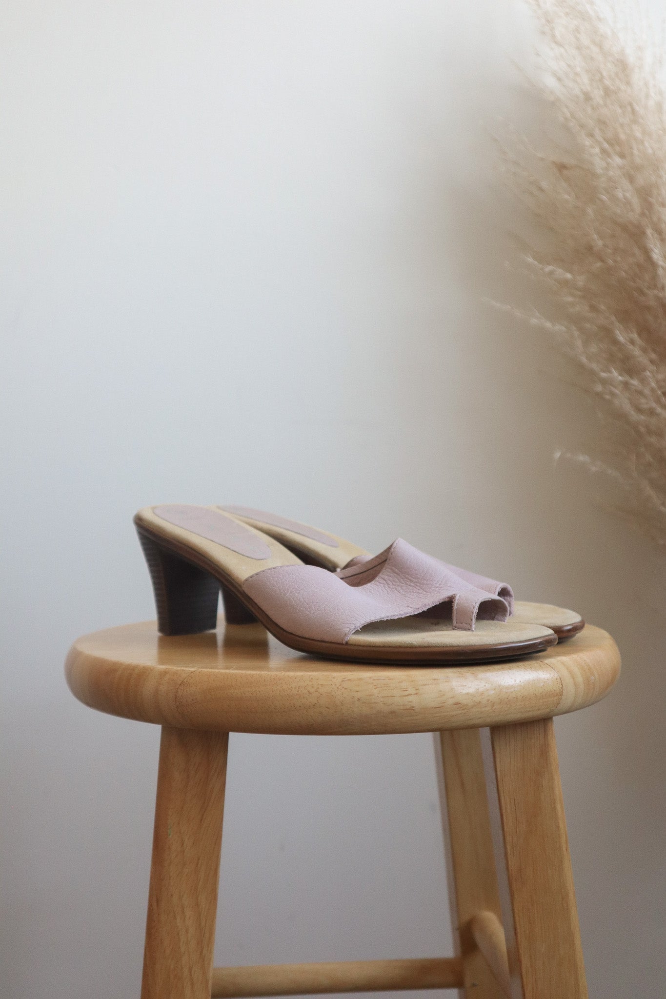 Vintage x Leather Heels (7/7.5)