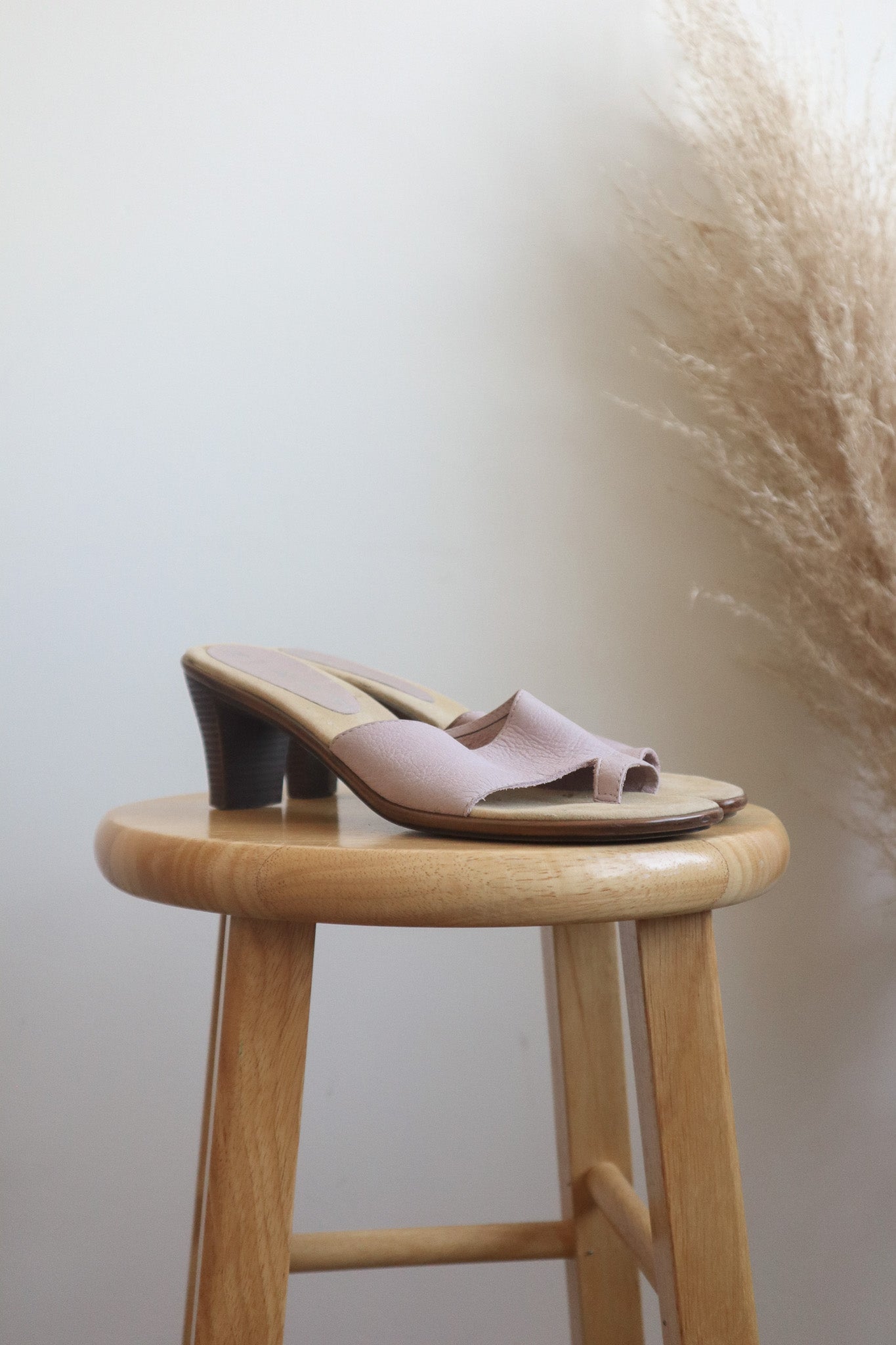 Vintage x Leather Heels (7/7.5)