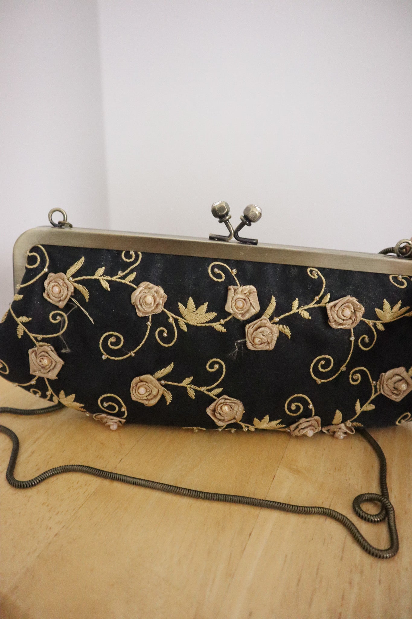 Vintage x Embroidered/Beaded Purse