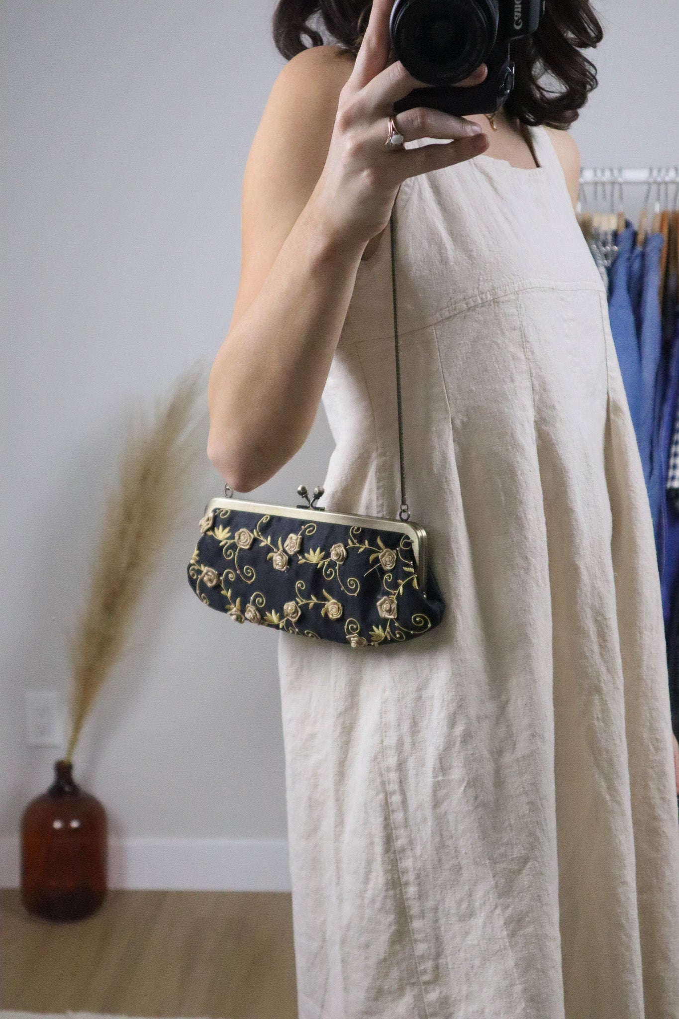 Vintage x Embroidered/Beaded Purse