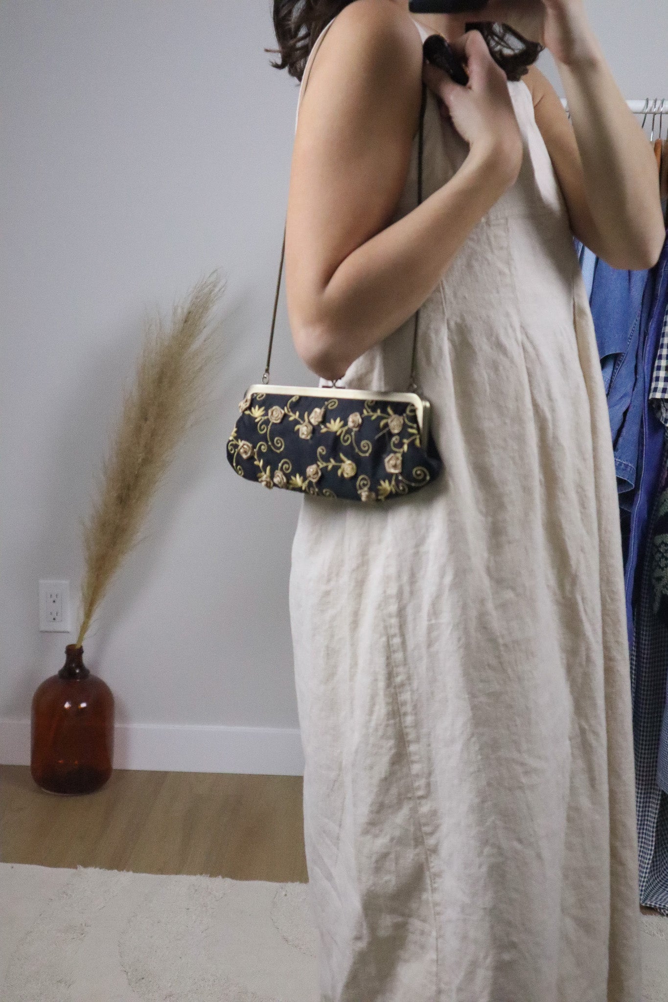 Vintage x Embroidered/Beaded Purse