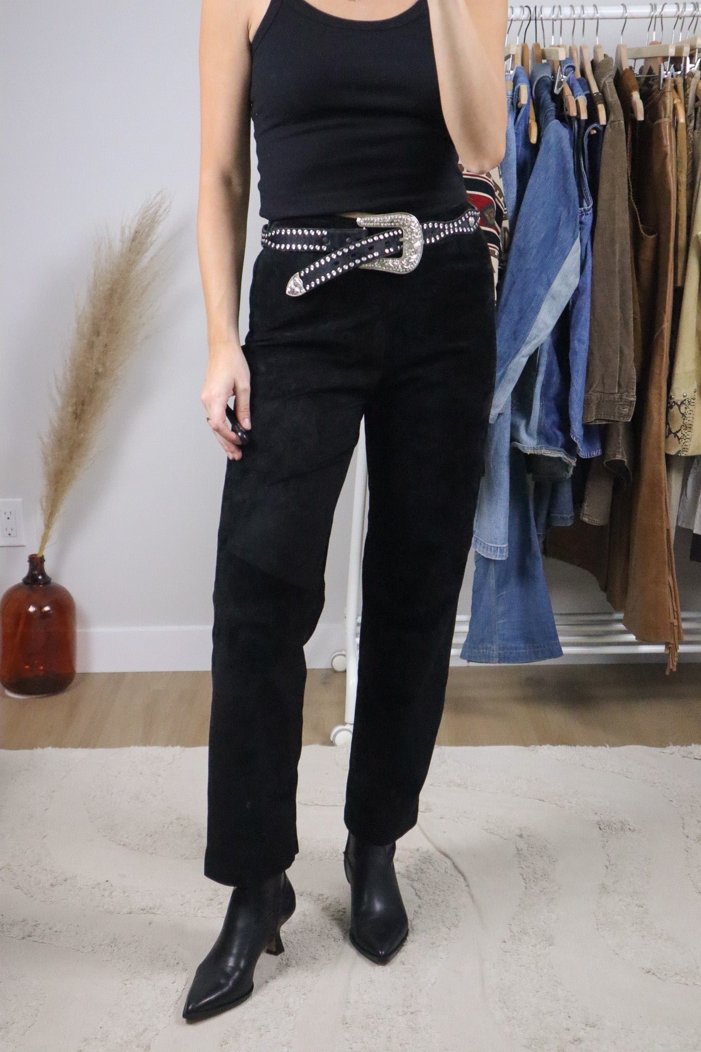 Made in Canada x Vintage x Danier Suede Midrise Straight Leg Pants (2/4)