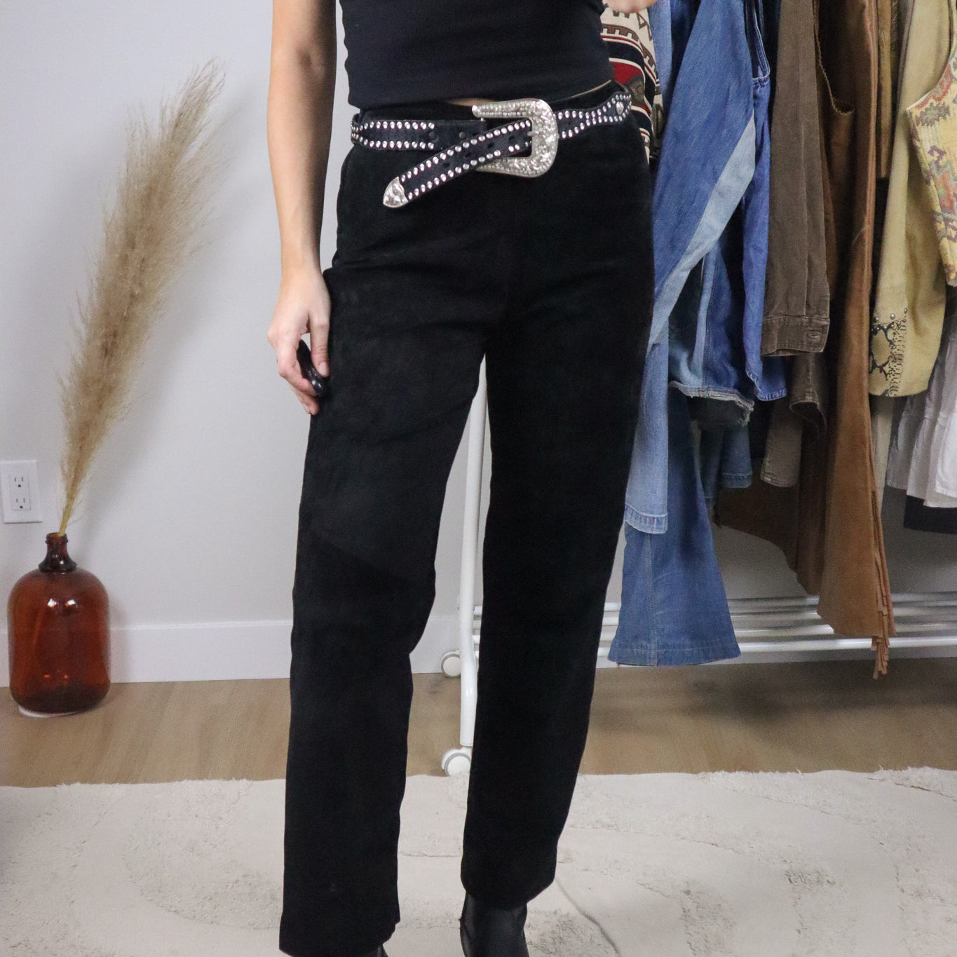 Made in Canada x Vintage x Danier Suede Midrise Straight Leg Pants (2/4)