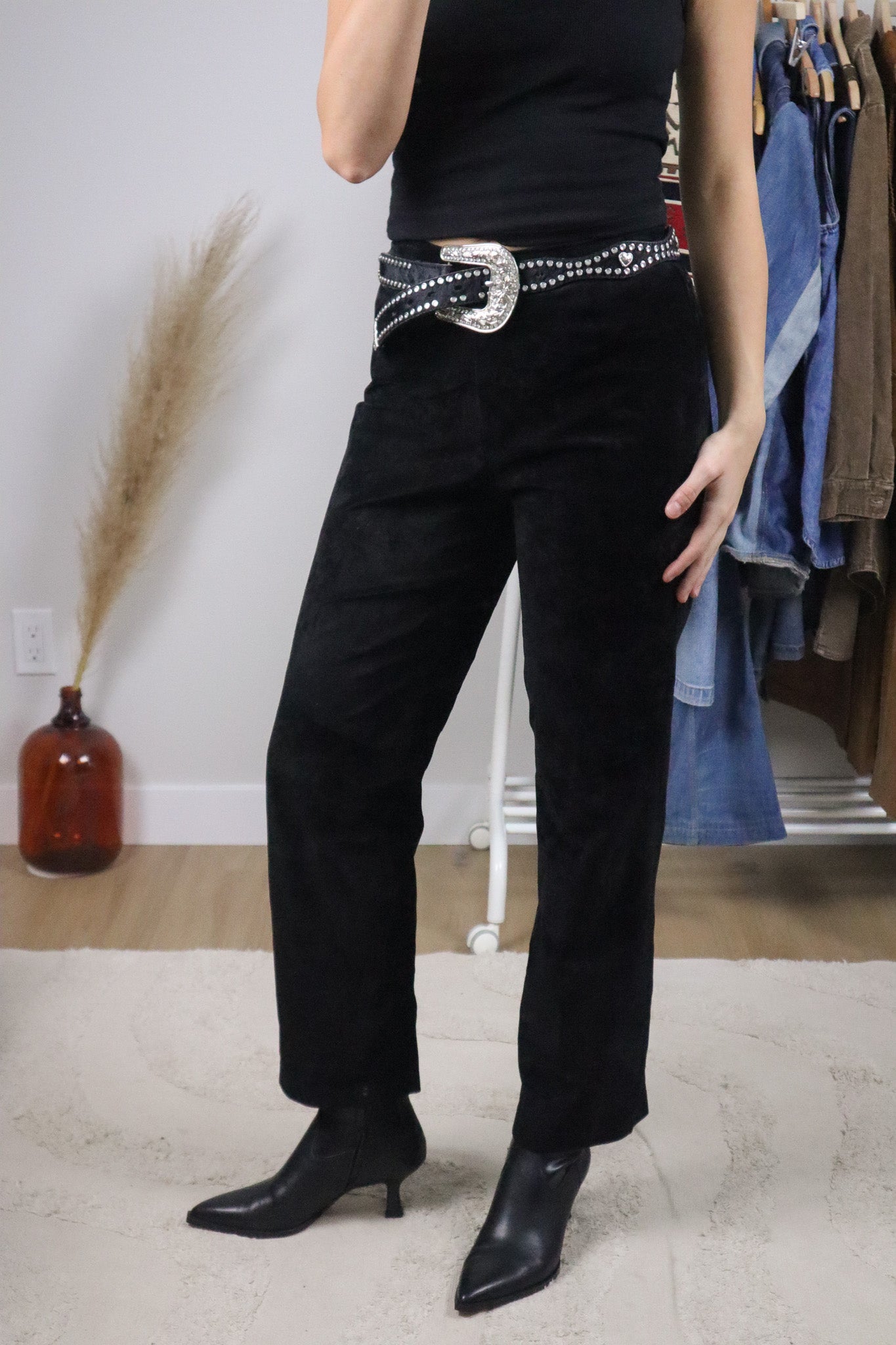 Made in Canada x Vintage x Danier Suede Midrise Straight Leg Pants (2/4)