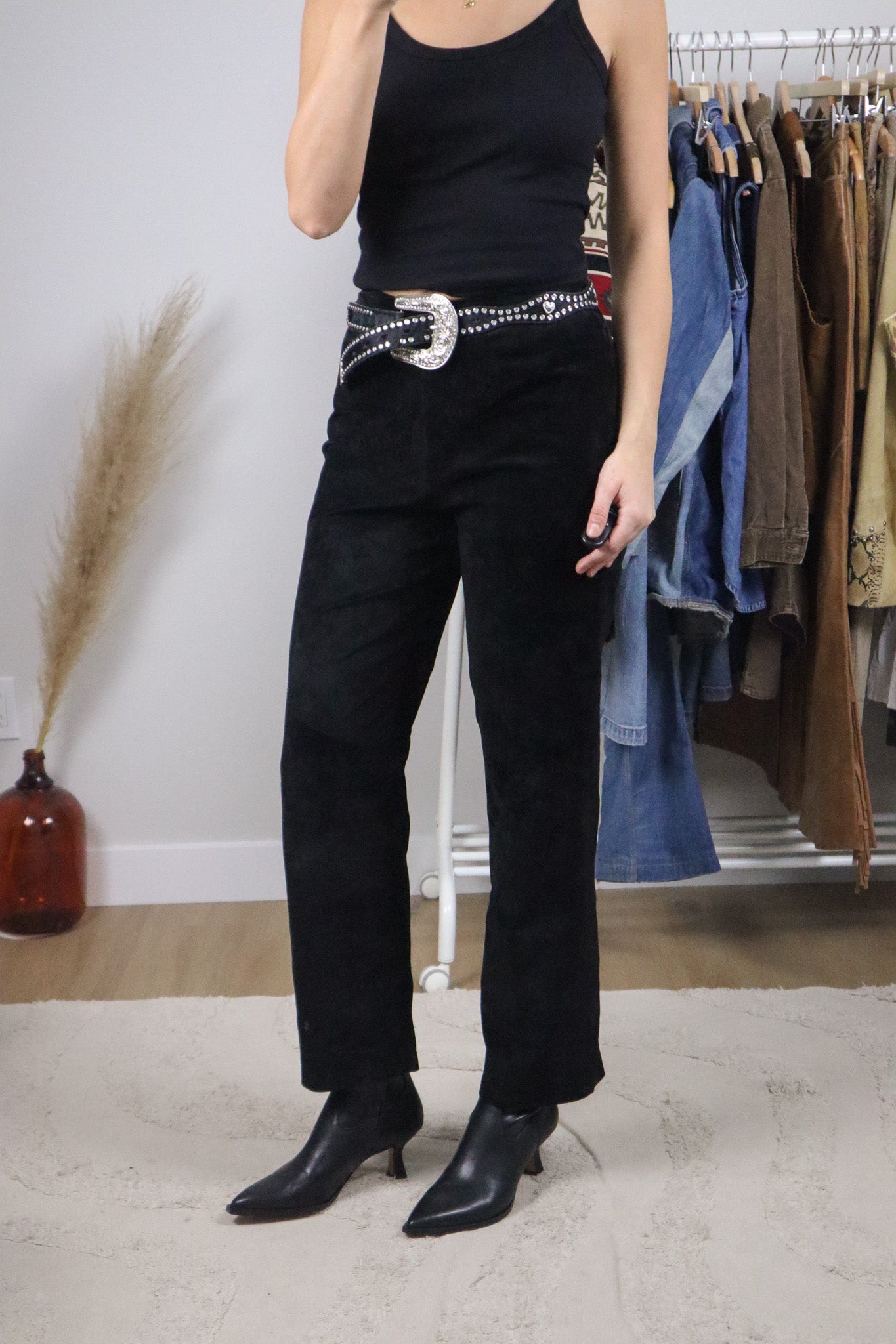 Made in Canada x Vintage x Danier Suede Midrise Straight Leg Pants (2/4)