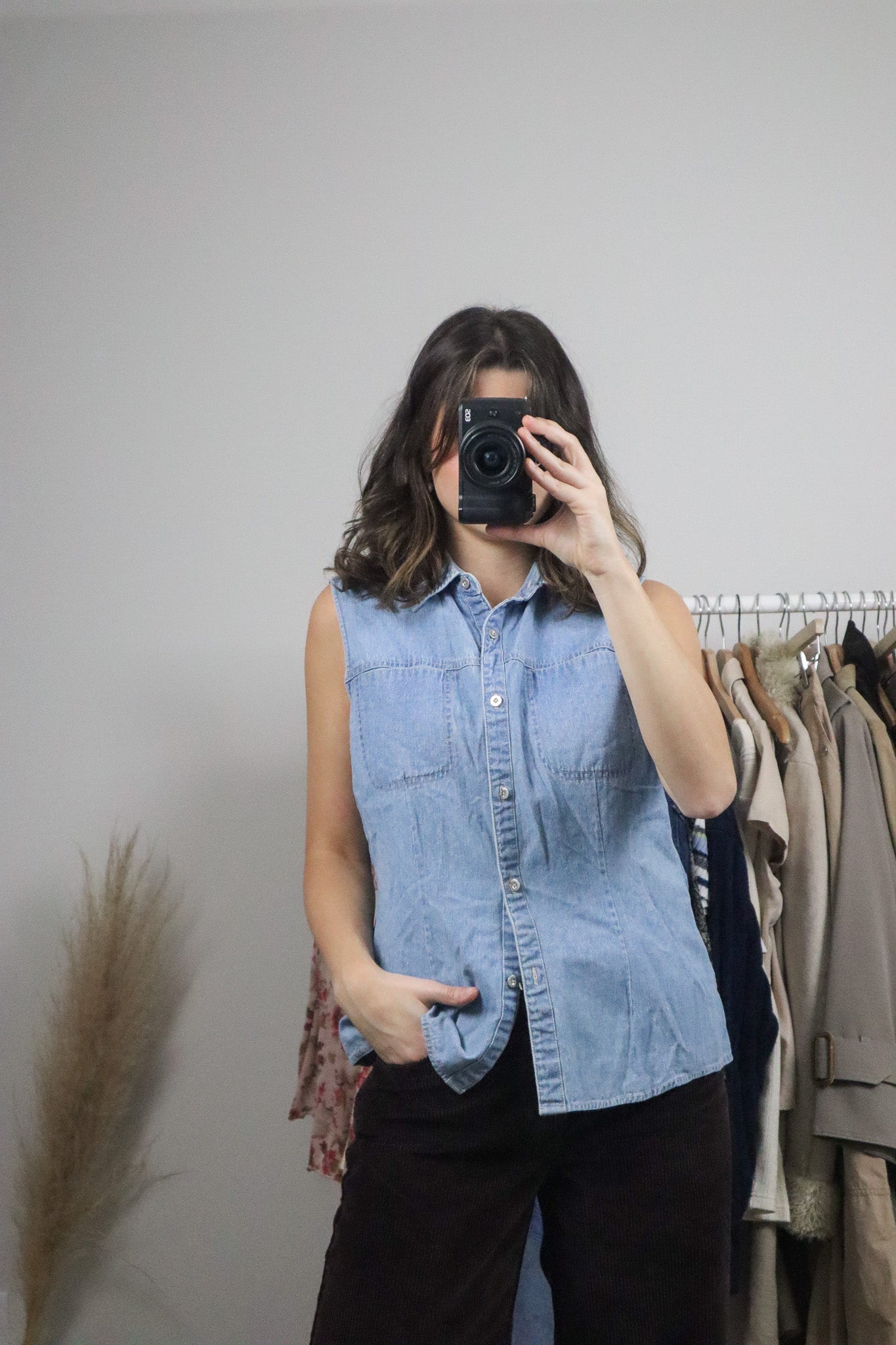 Vintage x Denim Sleeveless Button Up (M)